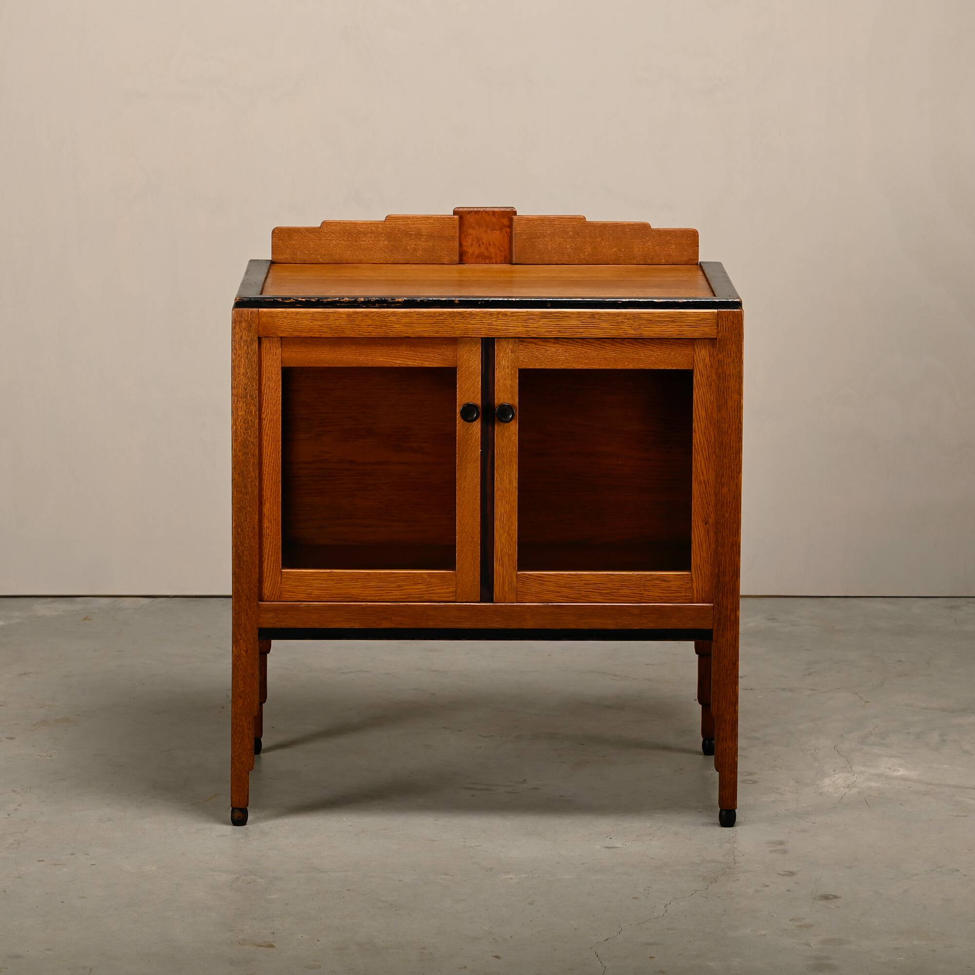 Art Deco Amsterdam School Tea or Display Cabinet in solid oak, Netherlands