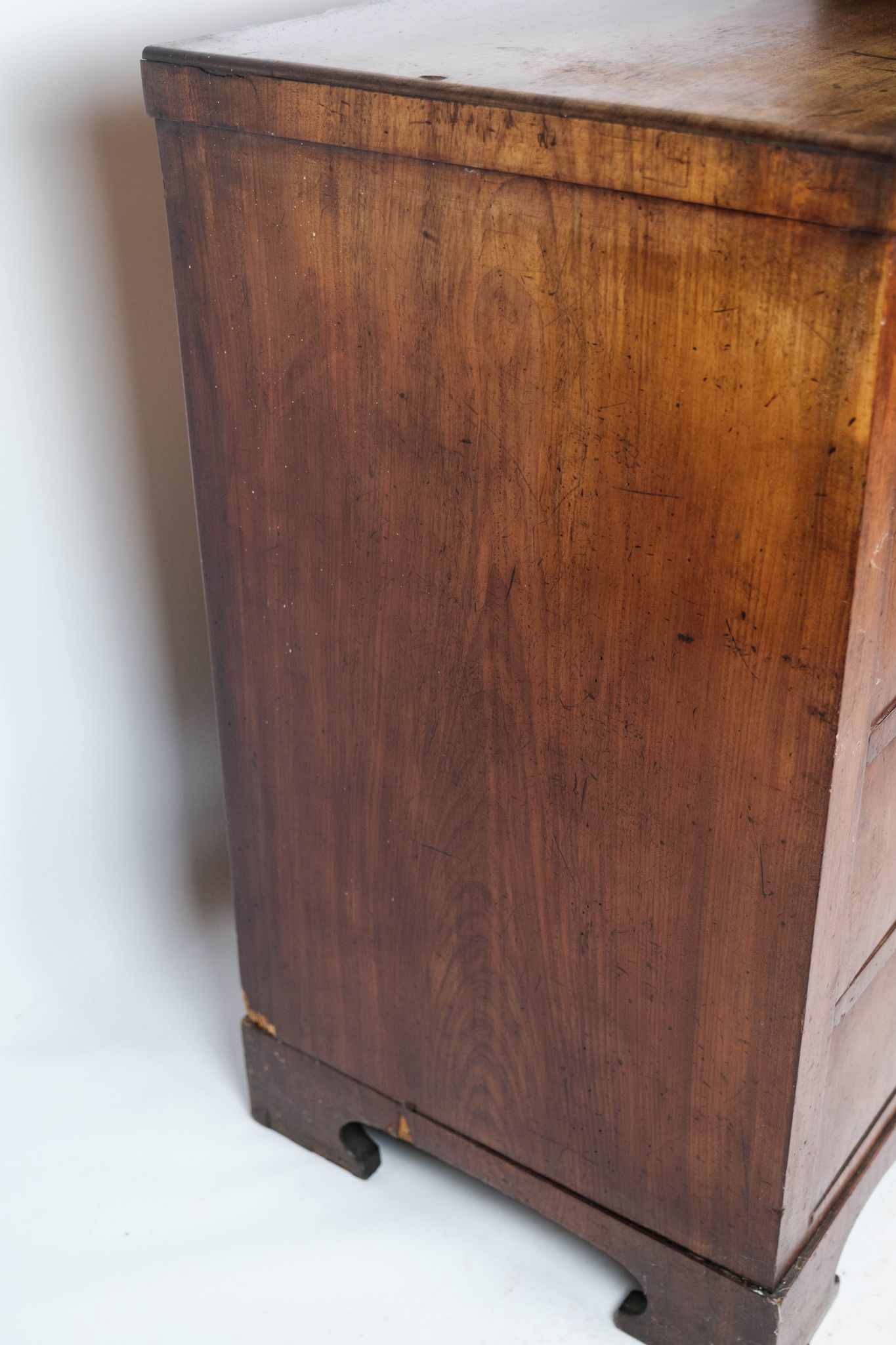 Empire chest of drawers with four drawers of mahogany, 1840s