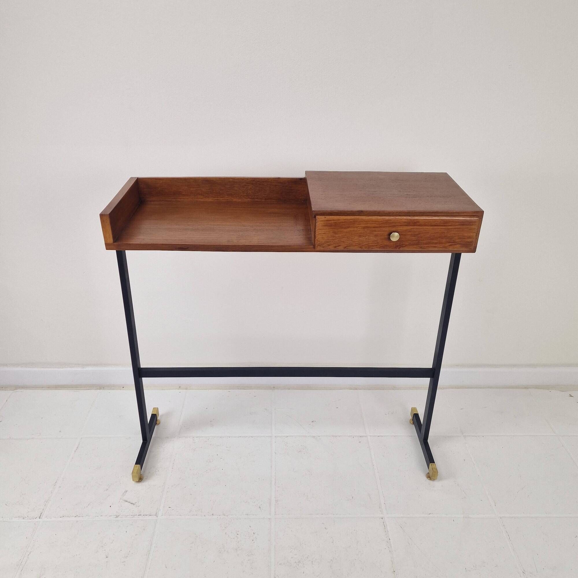 Table console / coiffeuse italienne du milieu du siècle avec des éléments en laiton, années 1950.