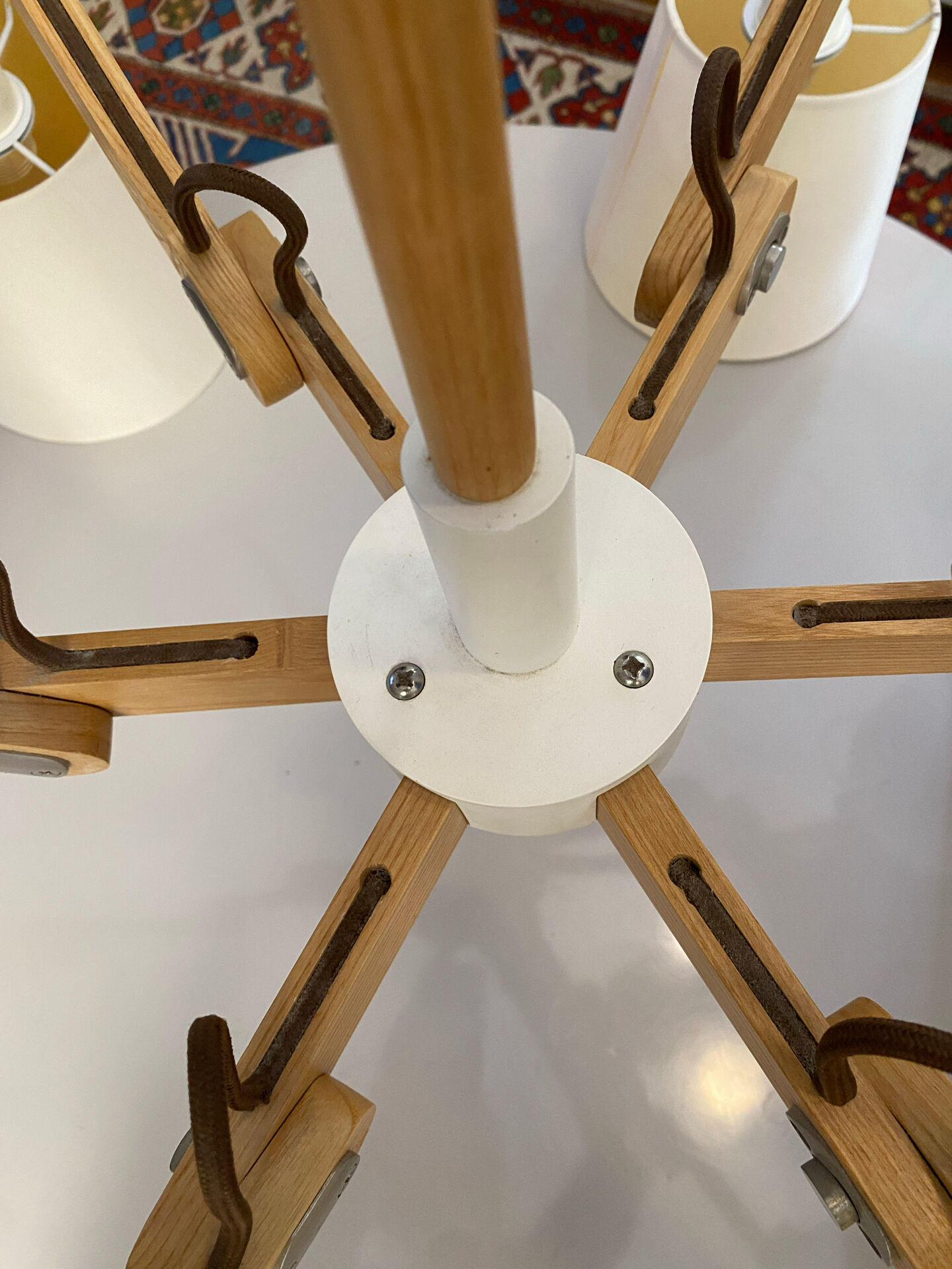 Lustre scandinave avec bras articulés