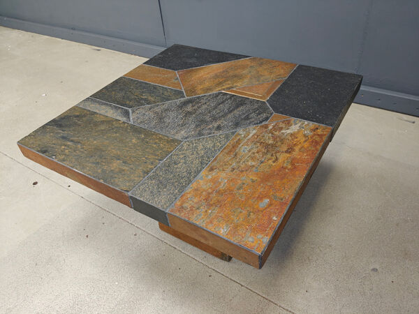 Table basse brutaliste en ardoise, années 1980