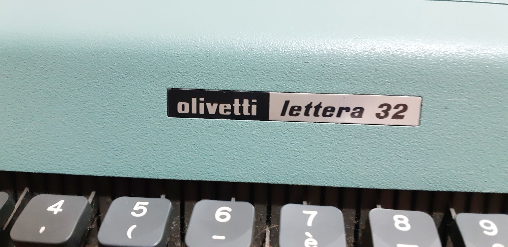 Olivetti Lettera 32 typewriter