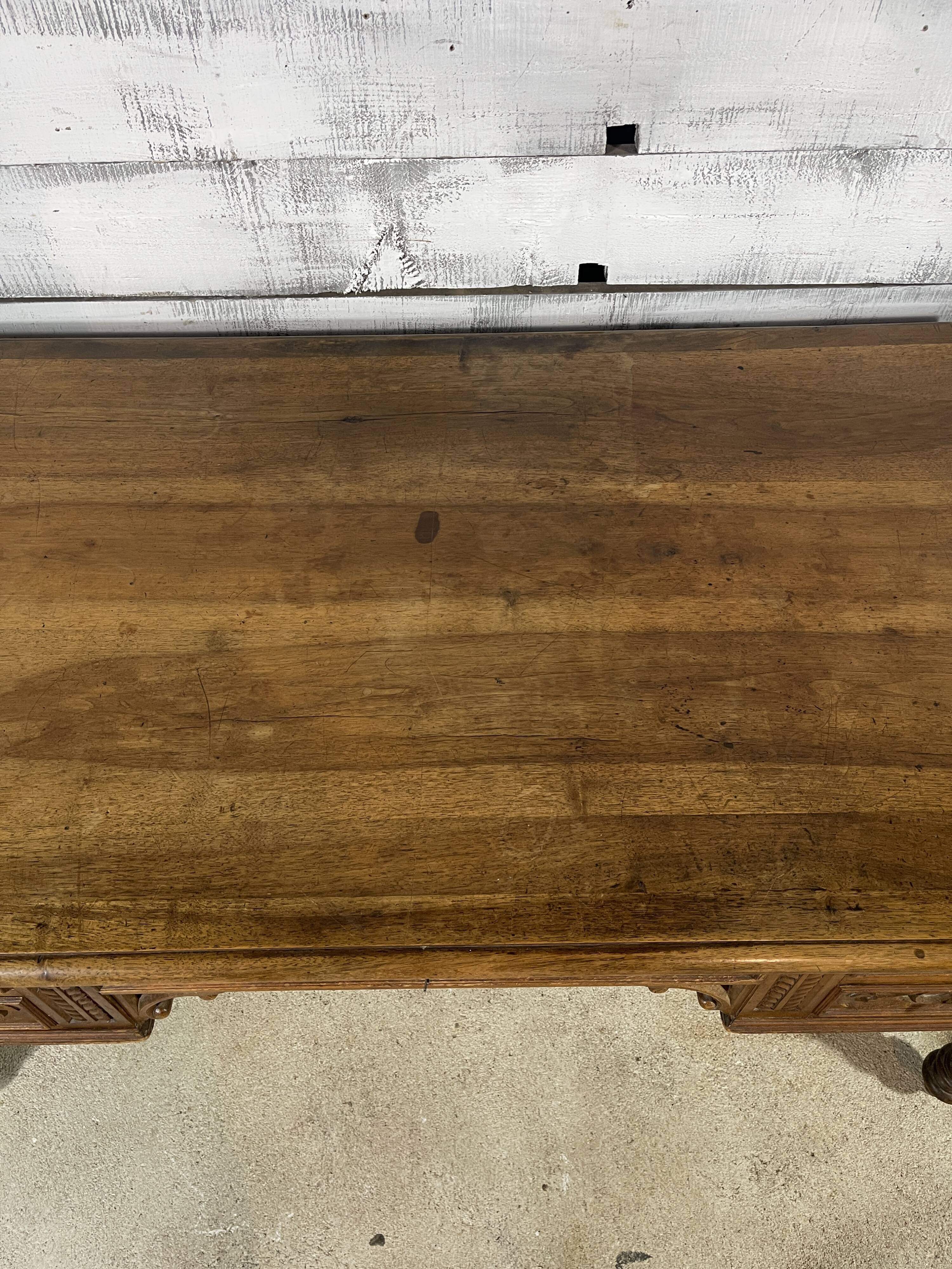 Double-sided notary desk