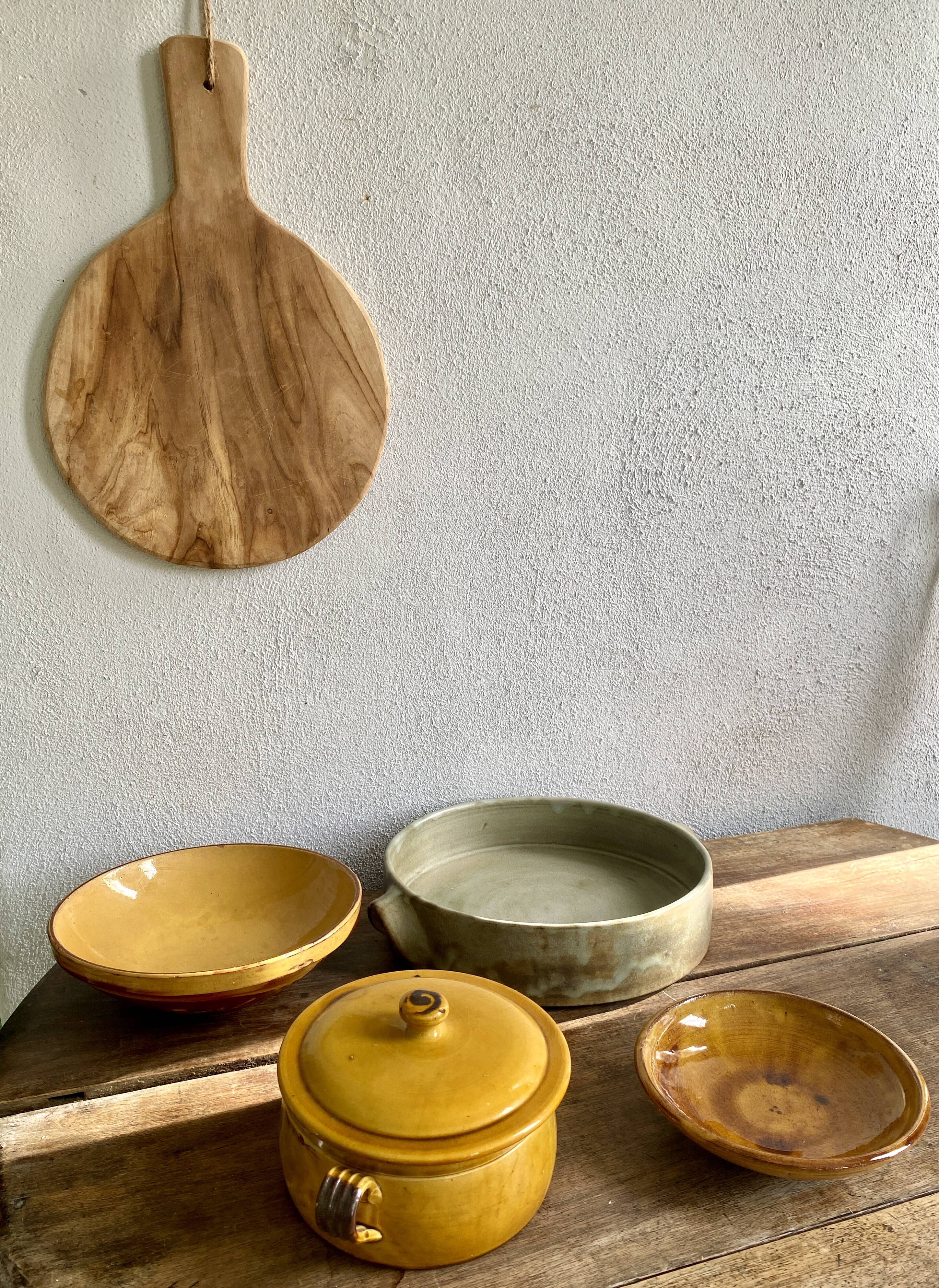 Cutting board, hanging rope