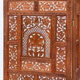 Indian screen with 4 leaves in teak wood with rich openwork decoration of grape leaves