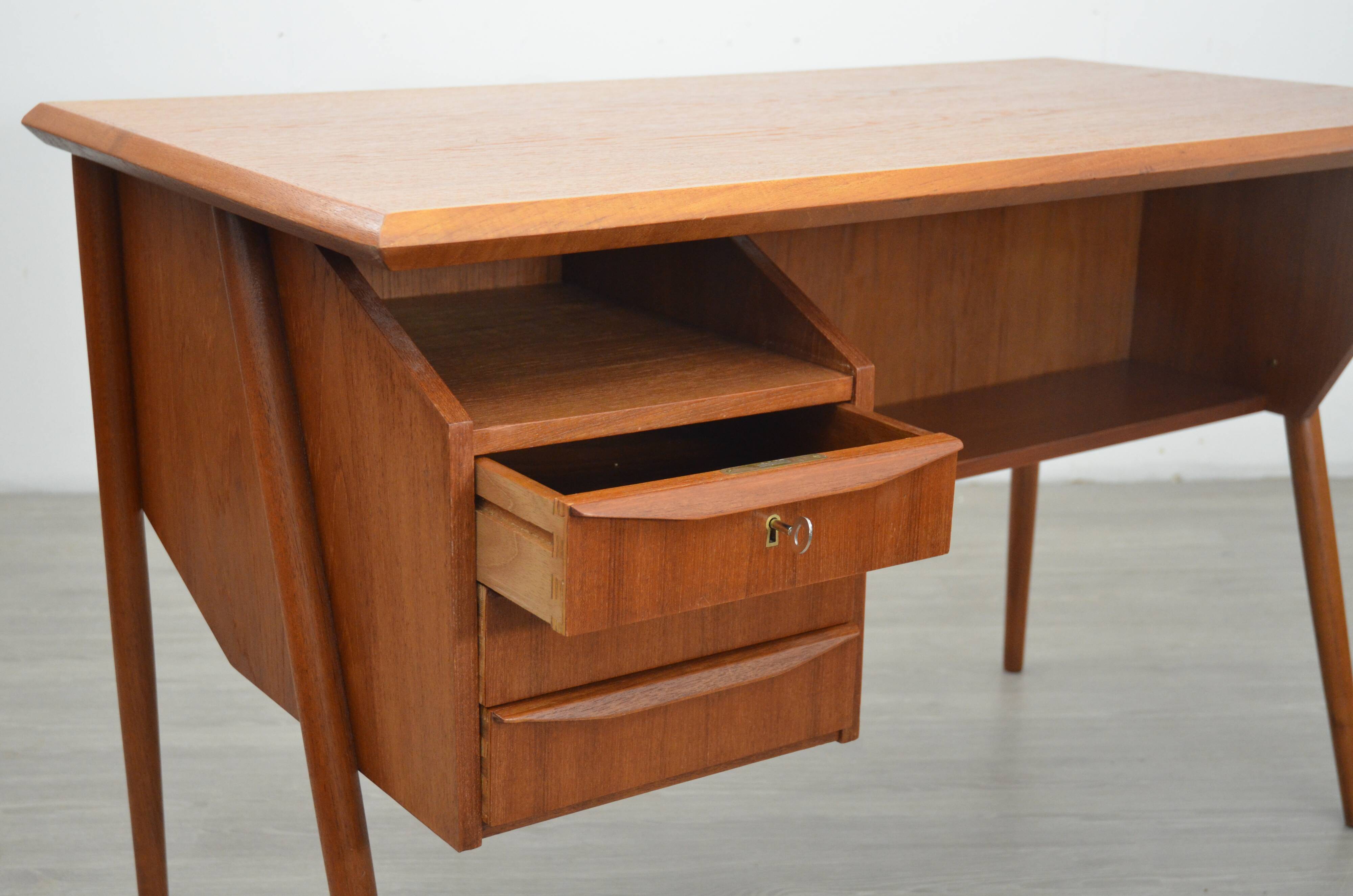 Mid century teak desk by Tibergaard, 1960s