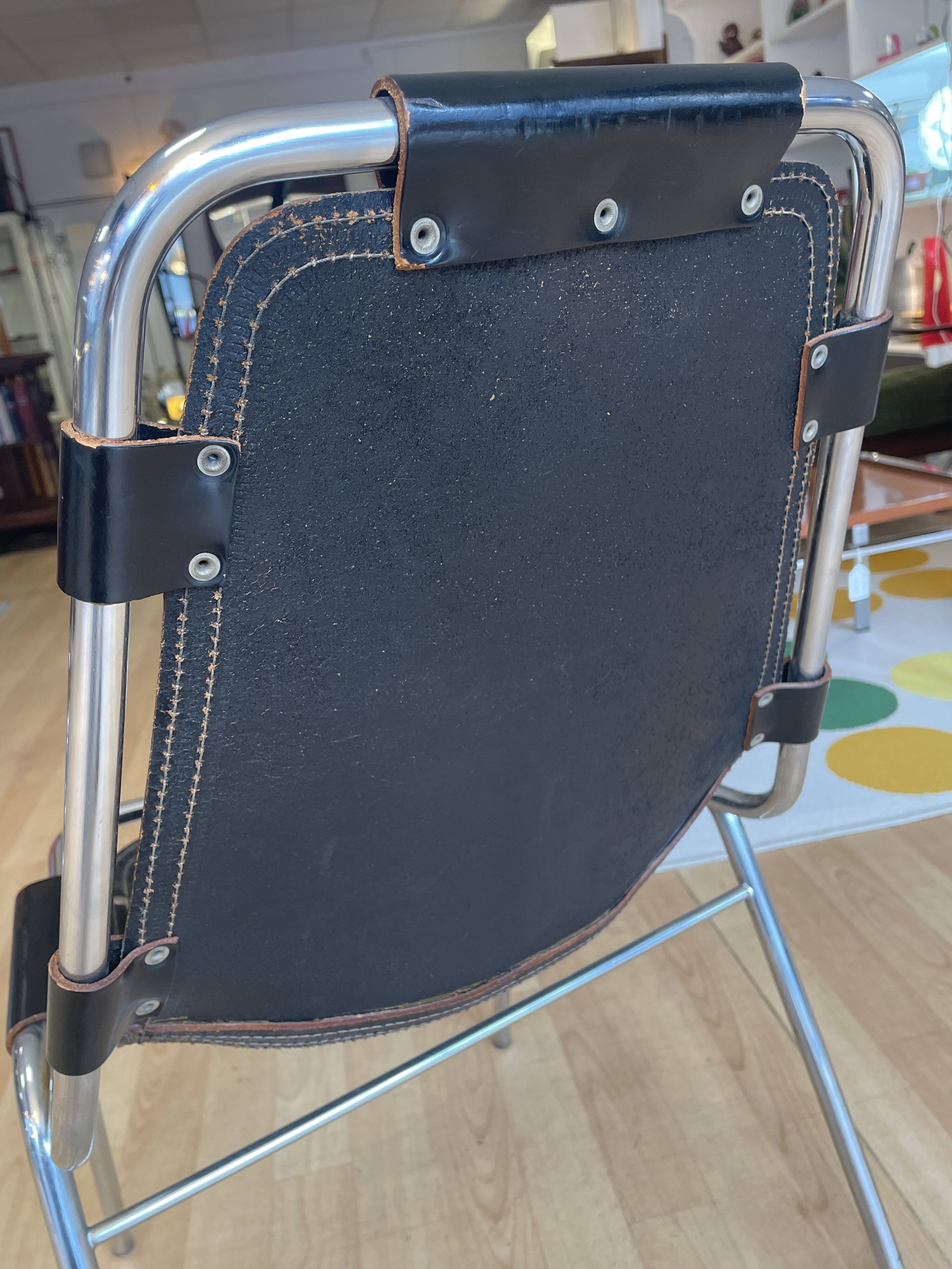 Dal Vera "Les Arcs" chair, black leather and chrome aluminum, 70s