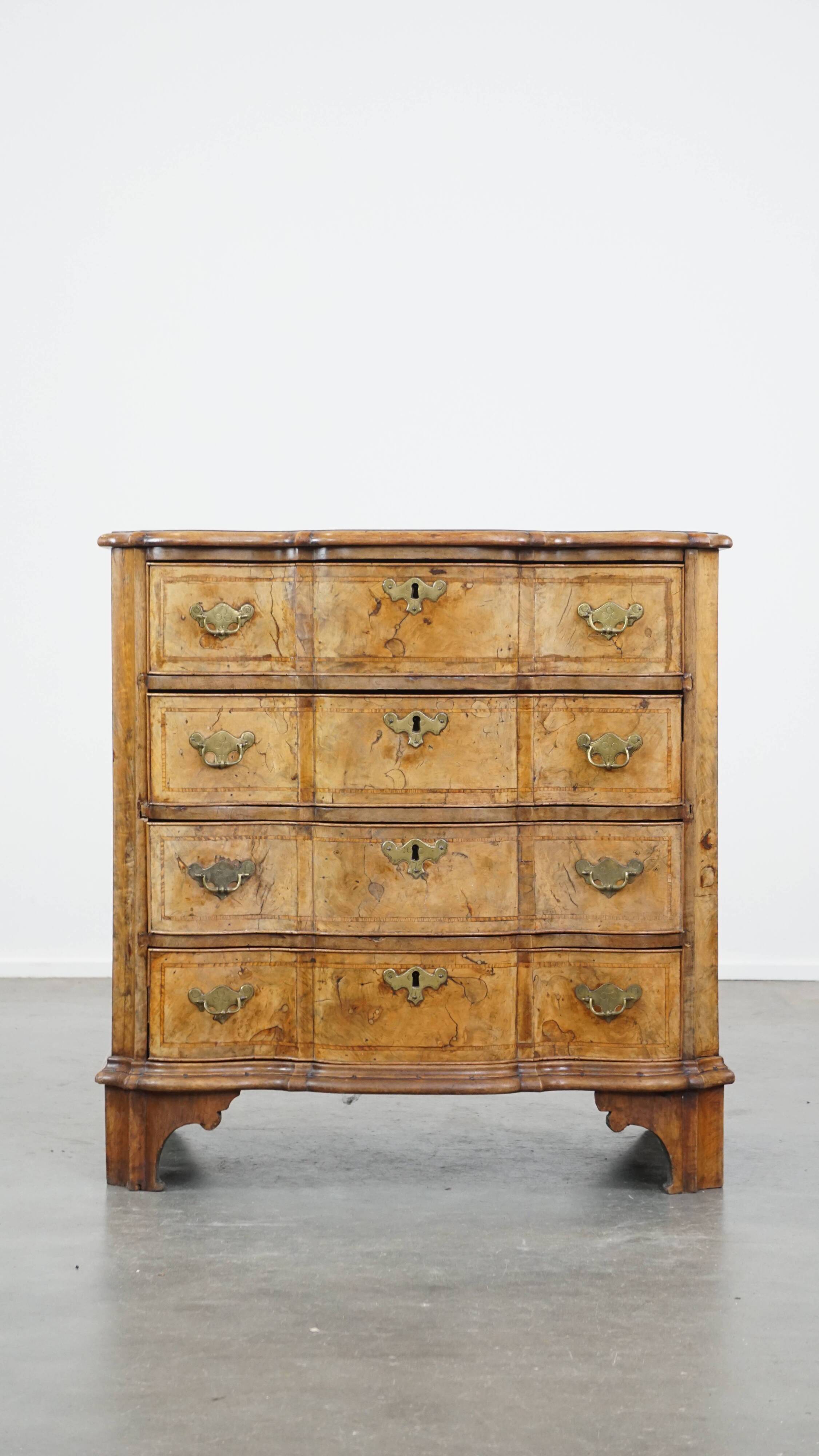 Baroque organ-bent walnut antique chest of drawers from the 18th century