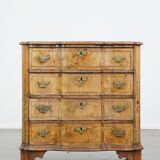 Commode en noyer courbé avec orgue baroque, XVIIIe siècle