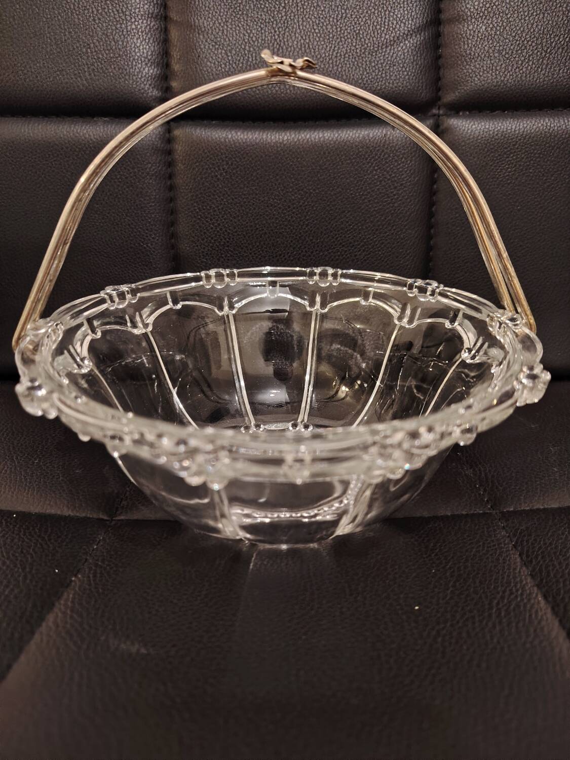 Crystal bowl with handle