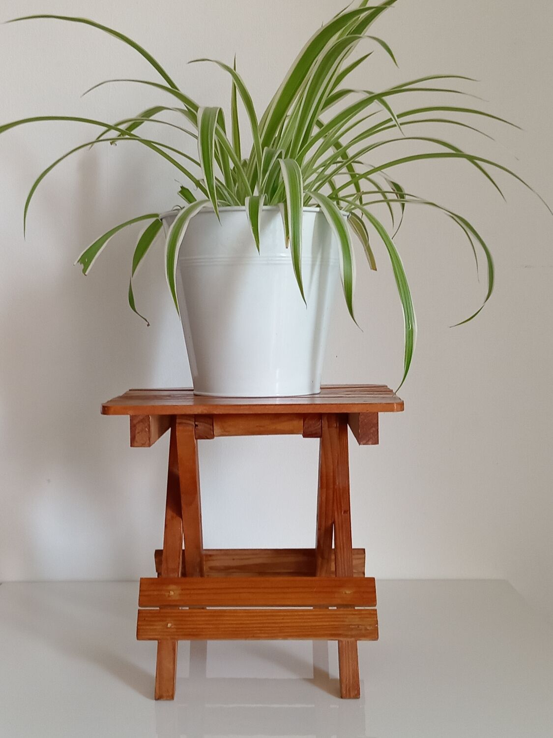 Stool / plant stand