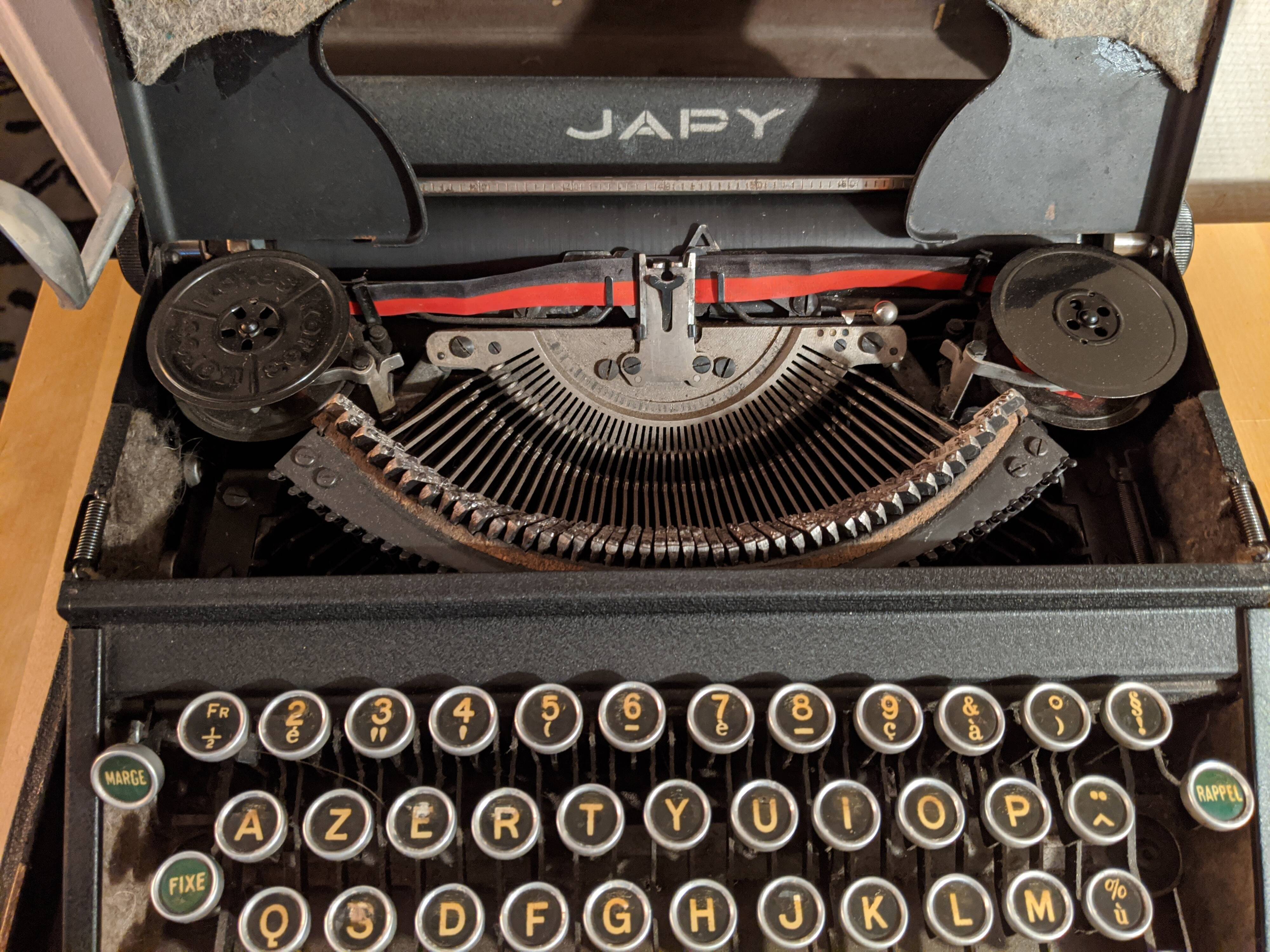Japy P6 vintage typewriter