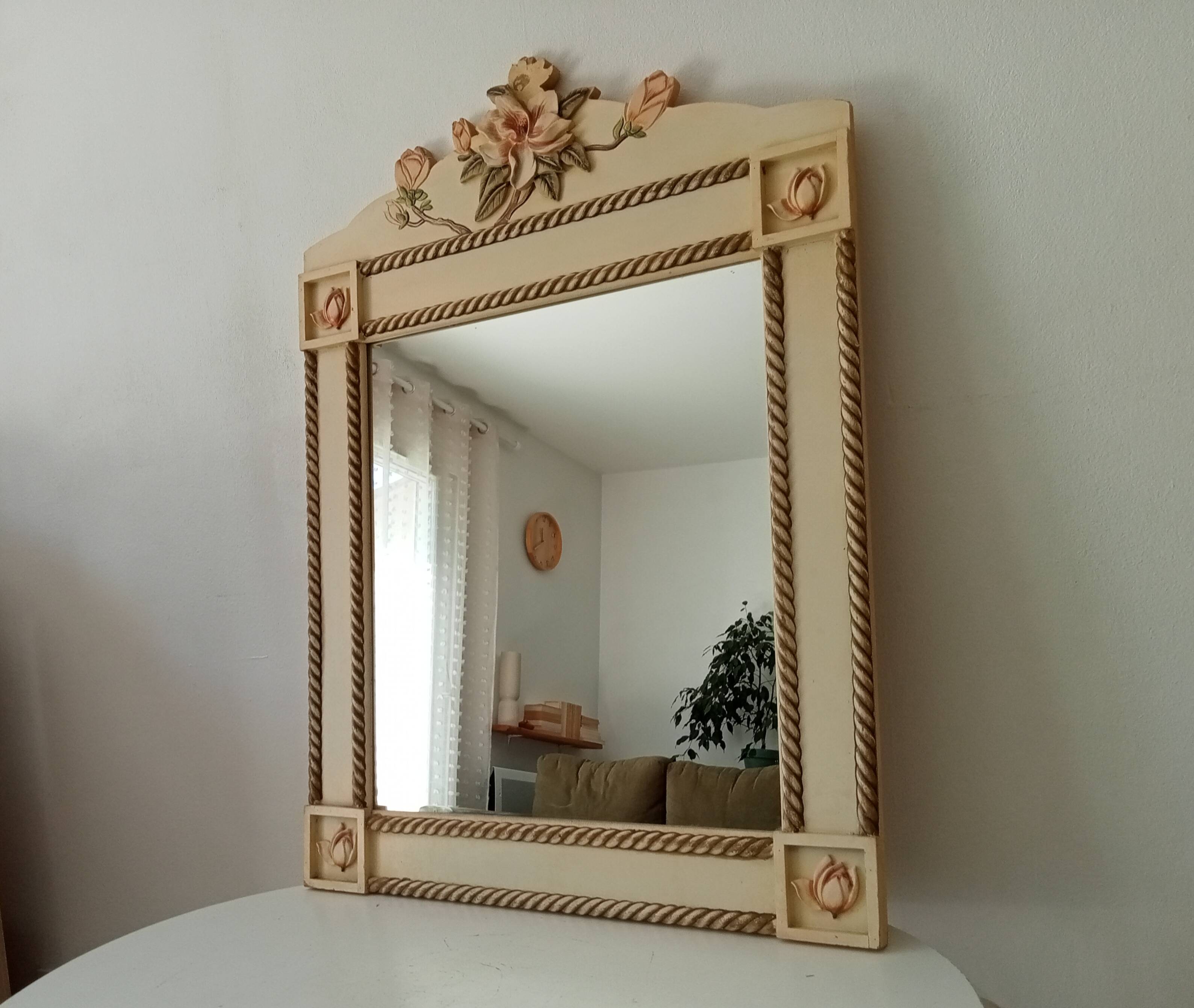 Vintage bohemian mirror from the 80s in carved wood.