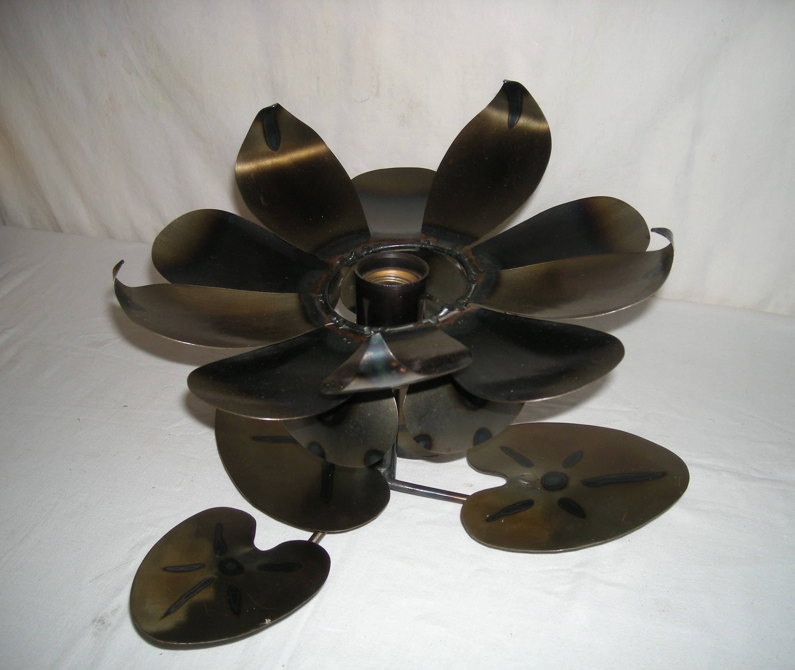 Lampe à poser nénuphar - style jansen des années 70