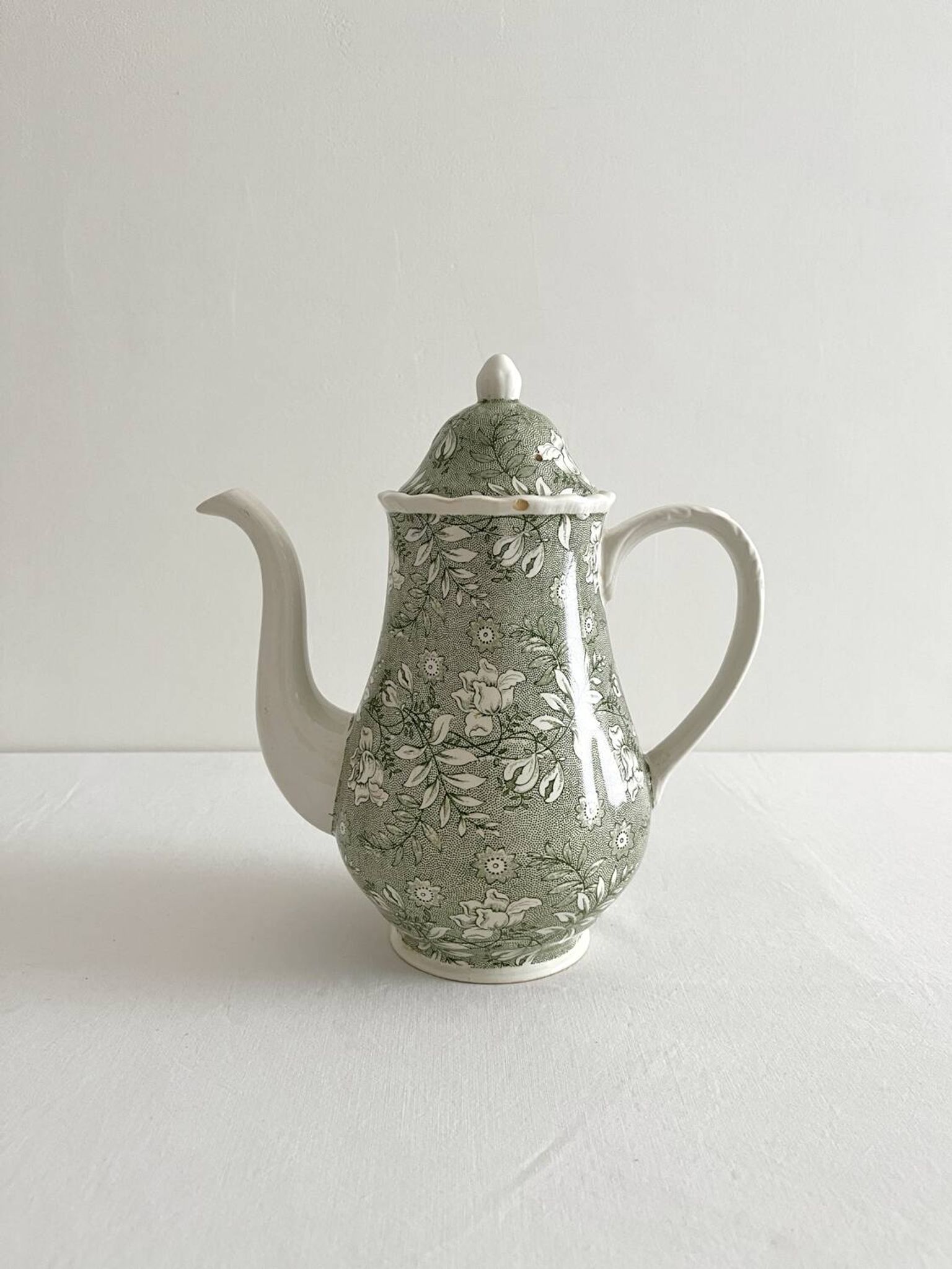Royal Tudor Velvet Grindley of Stoke vintage English earthenware teapot.