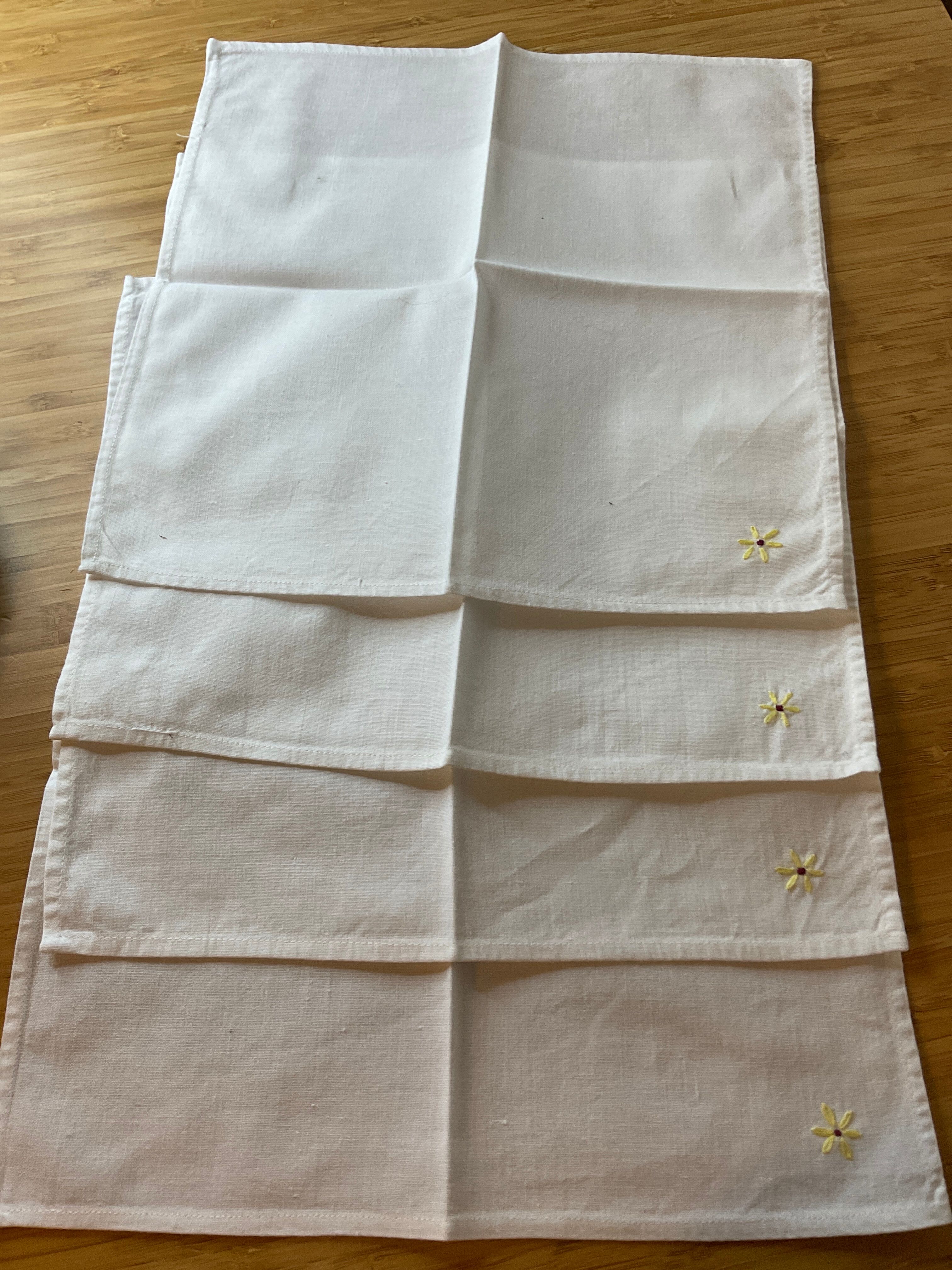 4 embroidered napkins