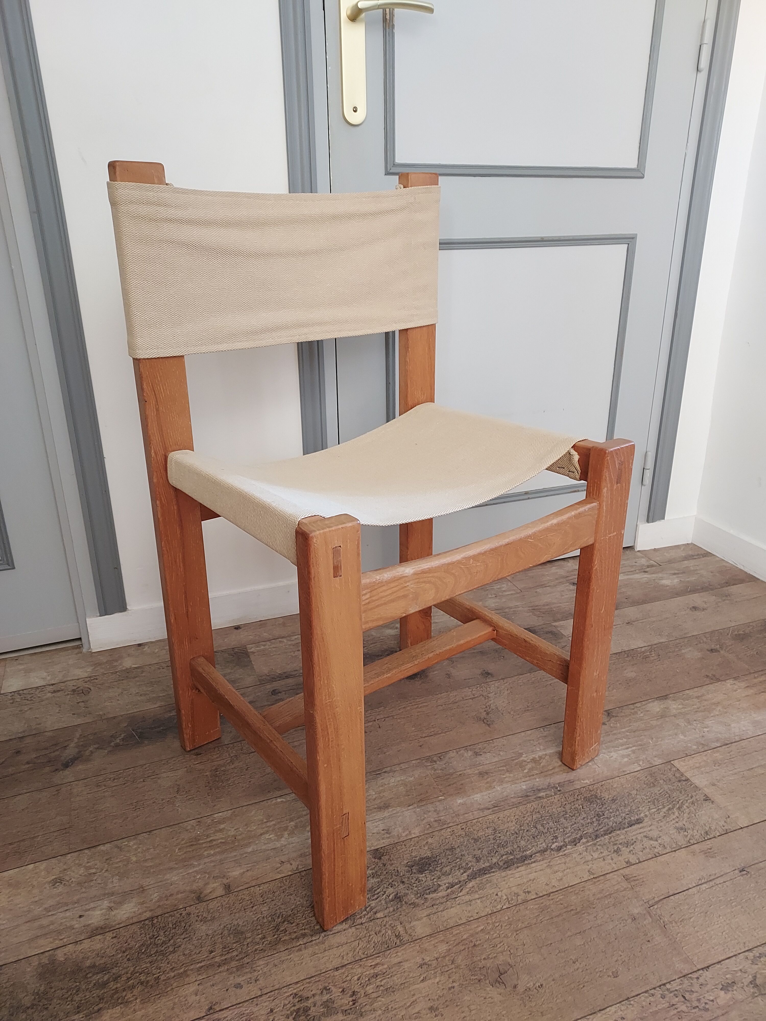 Lot 4 minimalist chairs