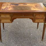 Louis XVI desk in solid wood and leather from the 20th century.
