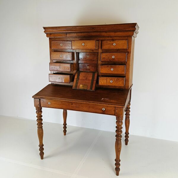 Magnifique bureau de notaire ancien, unique en son genre, avec cloche de coffre-fort fonctionnelle