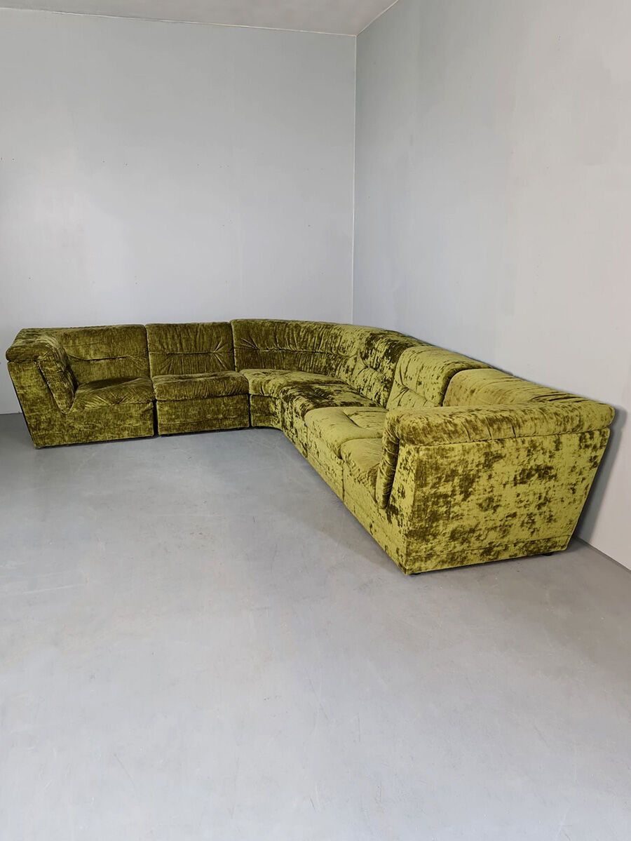 Vintage design modular sofa green velvet 'Groovy 70s'