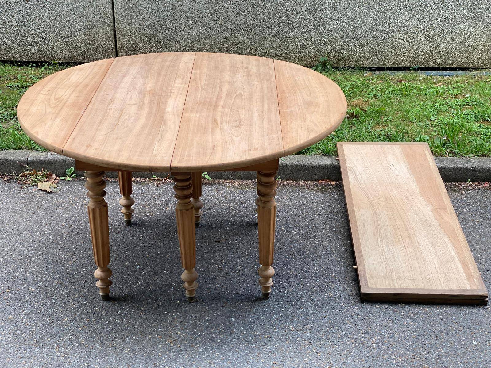 Table à manger ronde extensible Louis Philippe 18ème rénovée avec volets 21