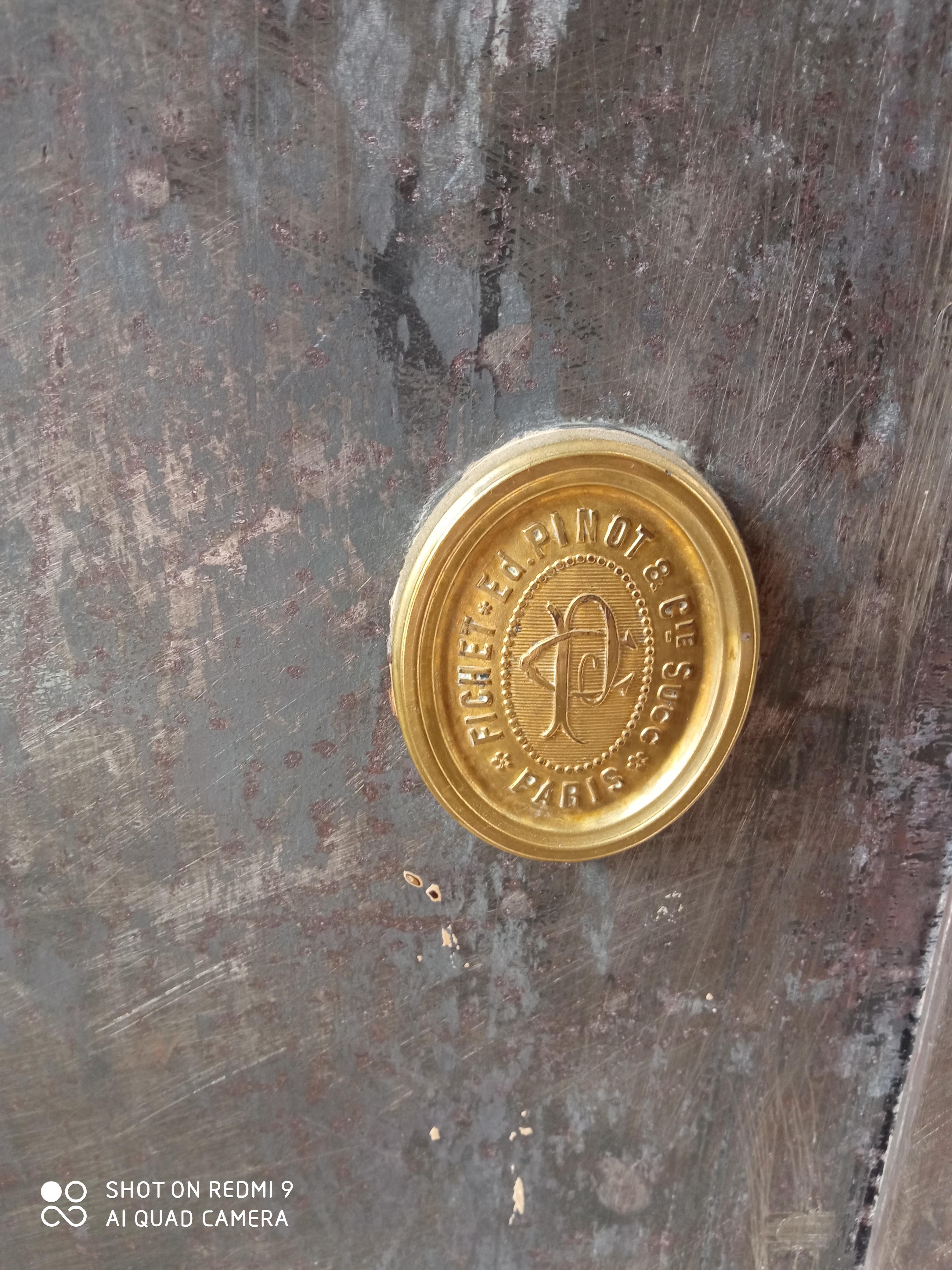 Old safe Fichet Bauché