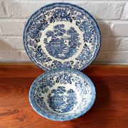 Set of 2 vintage ceramic dishes, churchill england