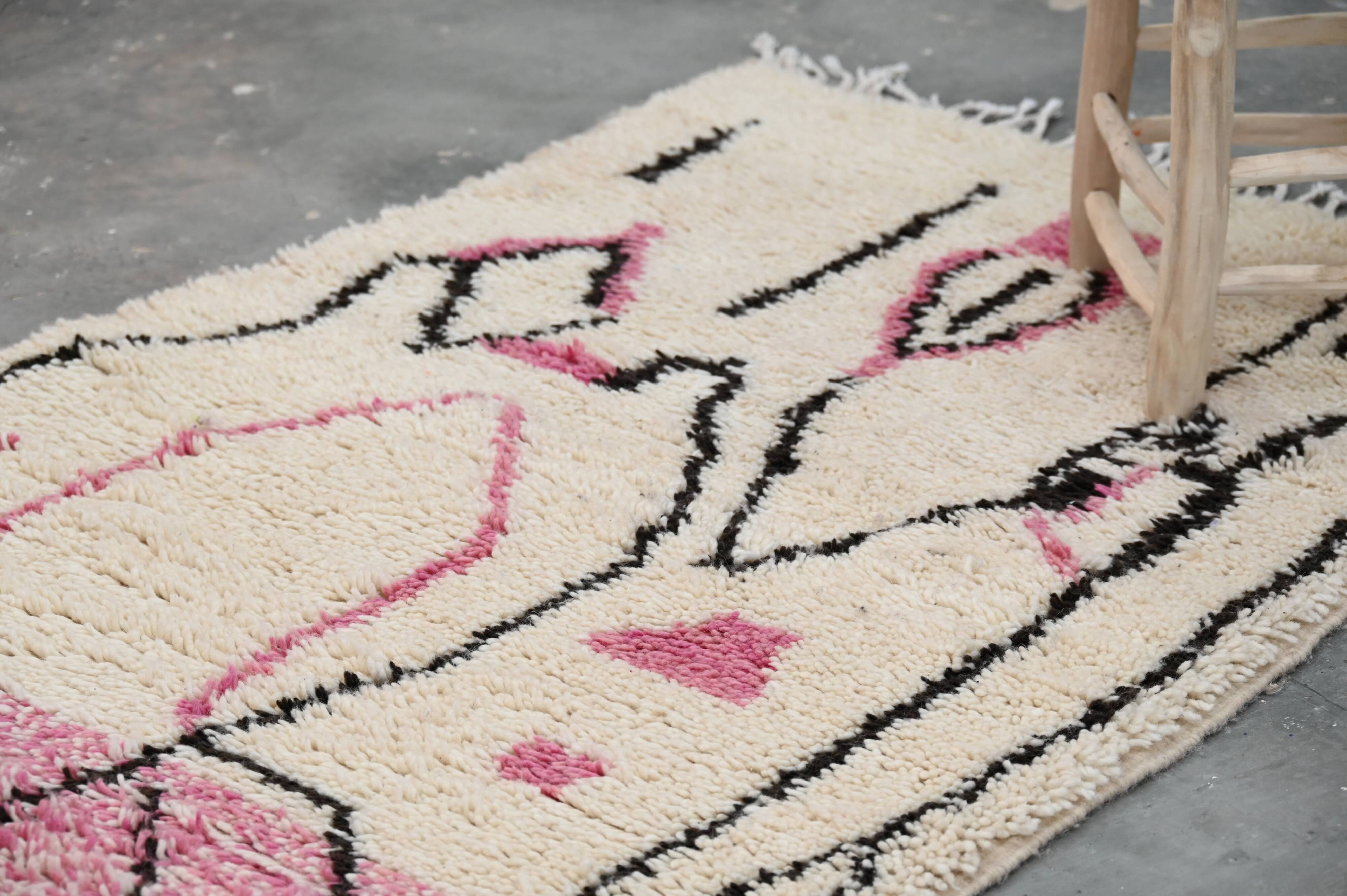 Handwoven coloured wool rug, 155 x 100 cm - P468
