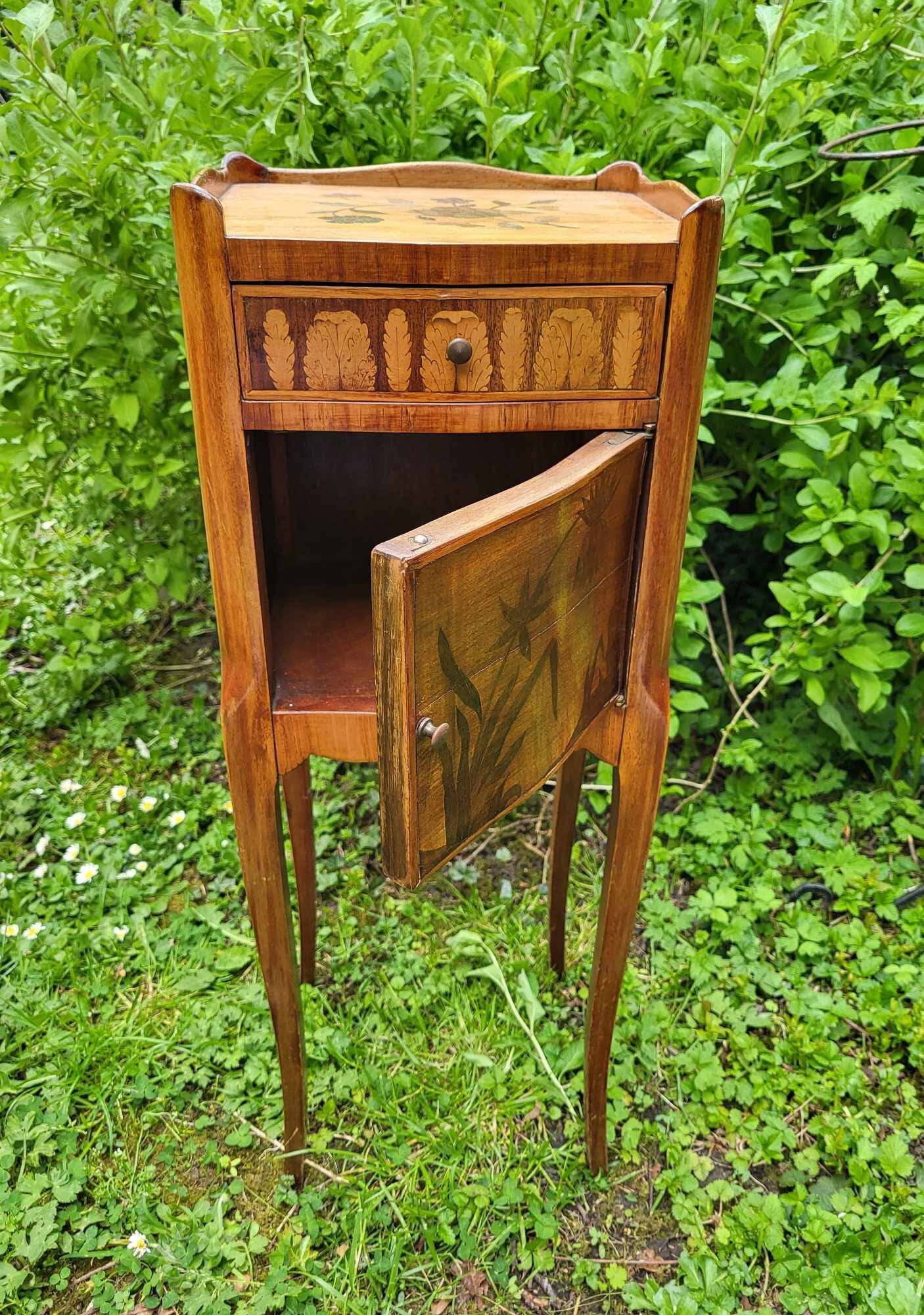Chevet, meuble d’appoint ancien
