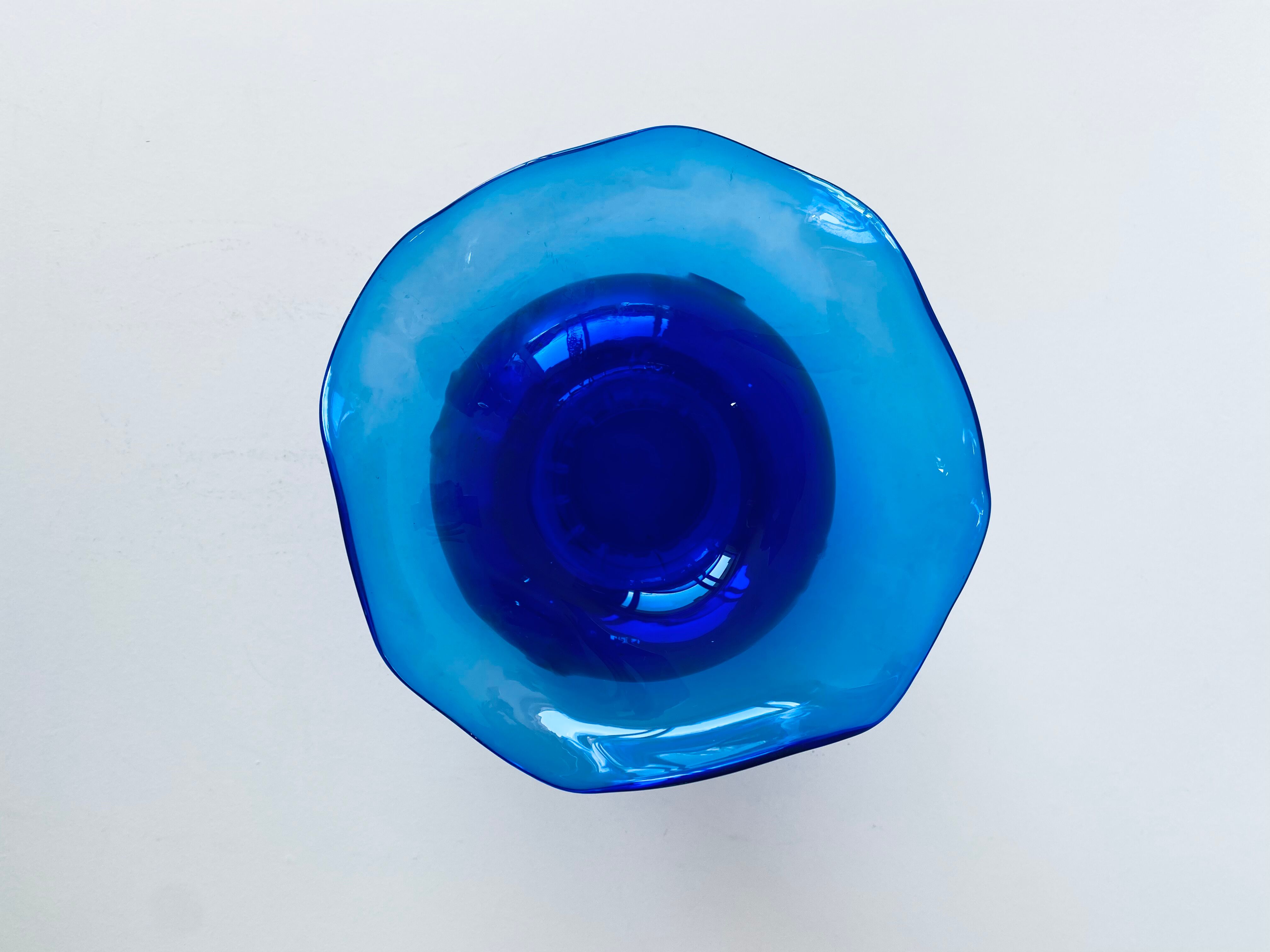 Blue ruff vase