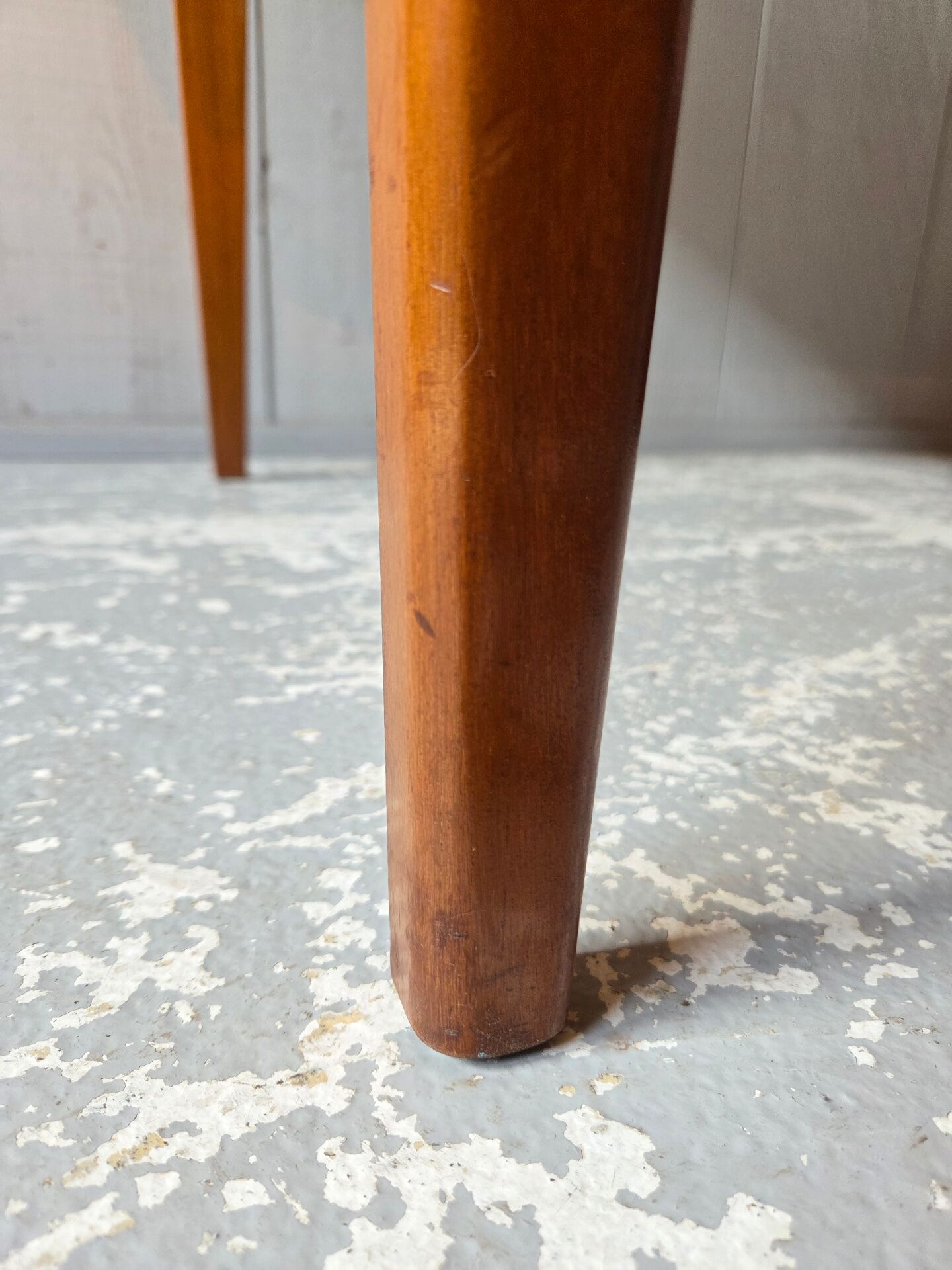 Scandinavian table