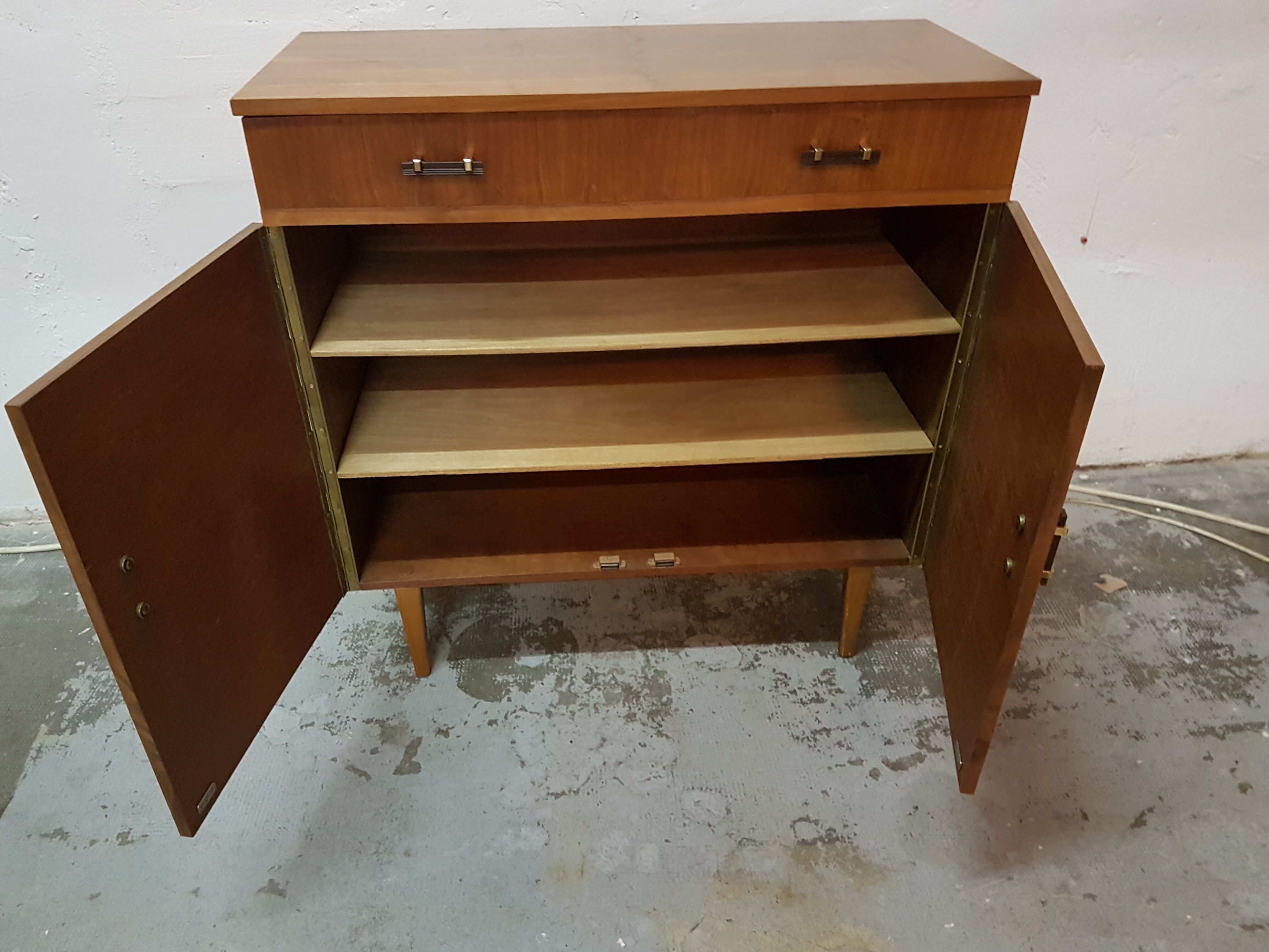 60s dresser