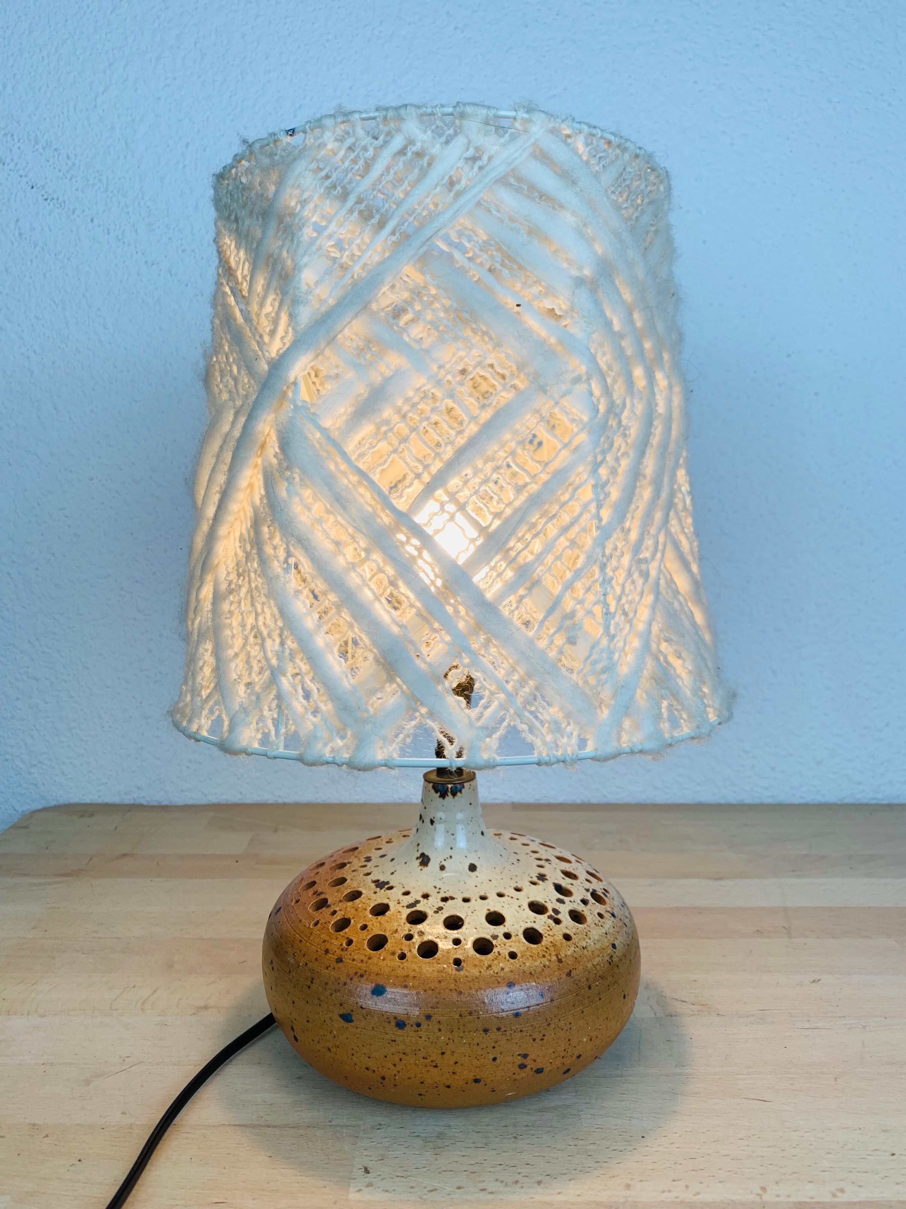 Lamp sandstone lampshade wool workshop 7 suns by Bernadette Ver Eecke Scherrer