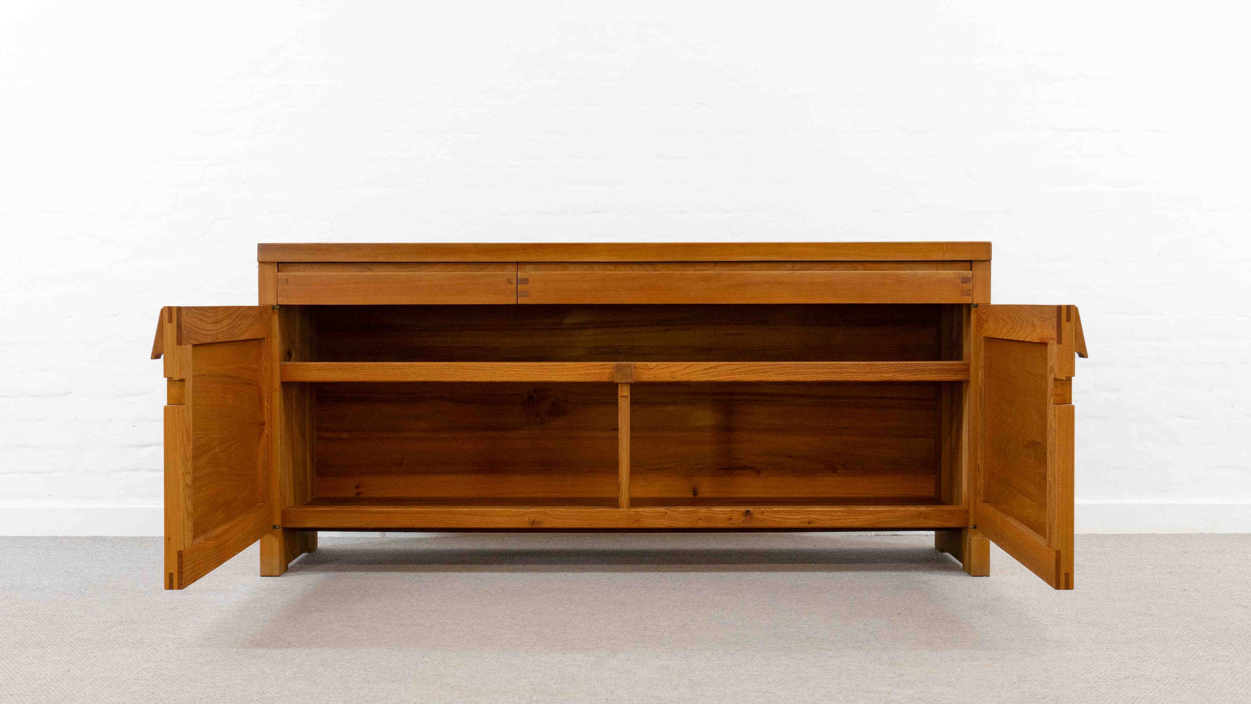 Sideboard R08 de Pierre Chapo en orme massif