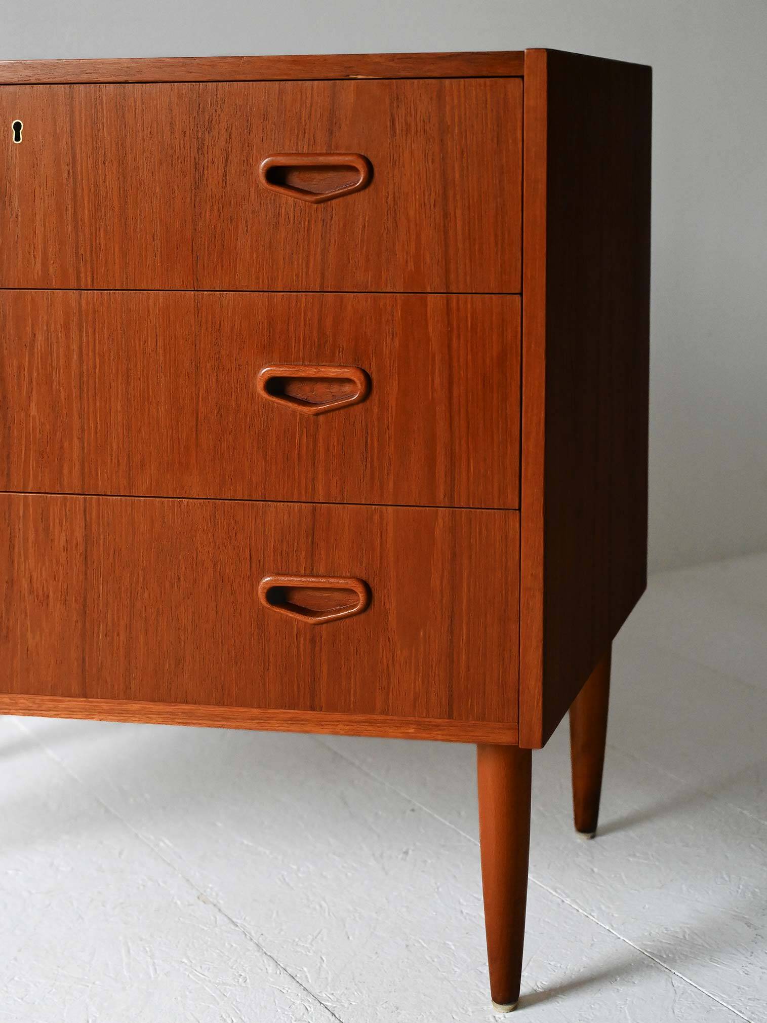 Commode scandinave en teck, années 1960