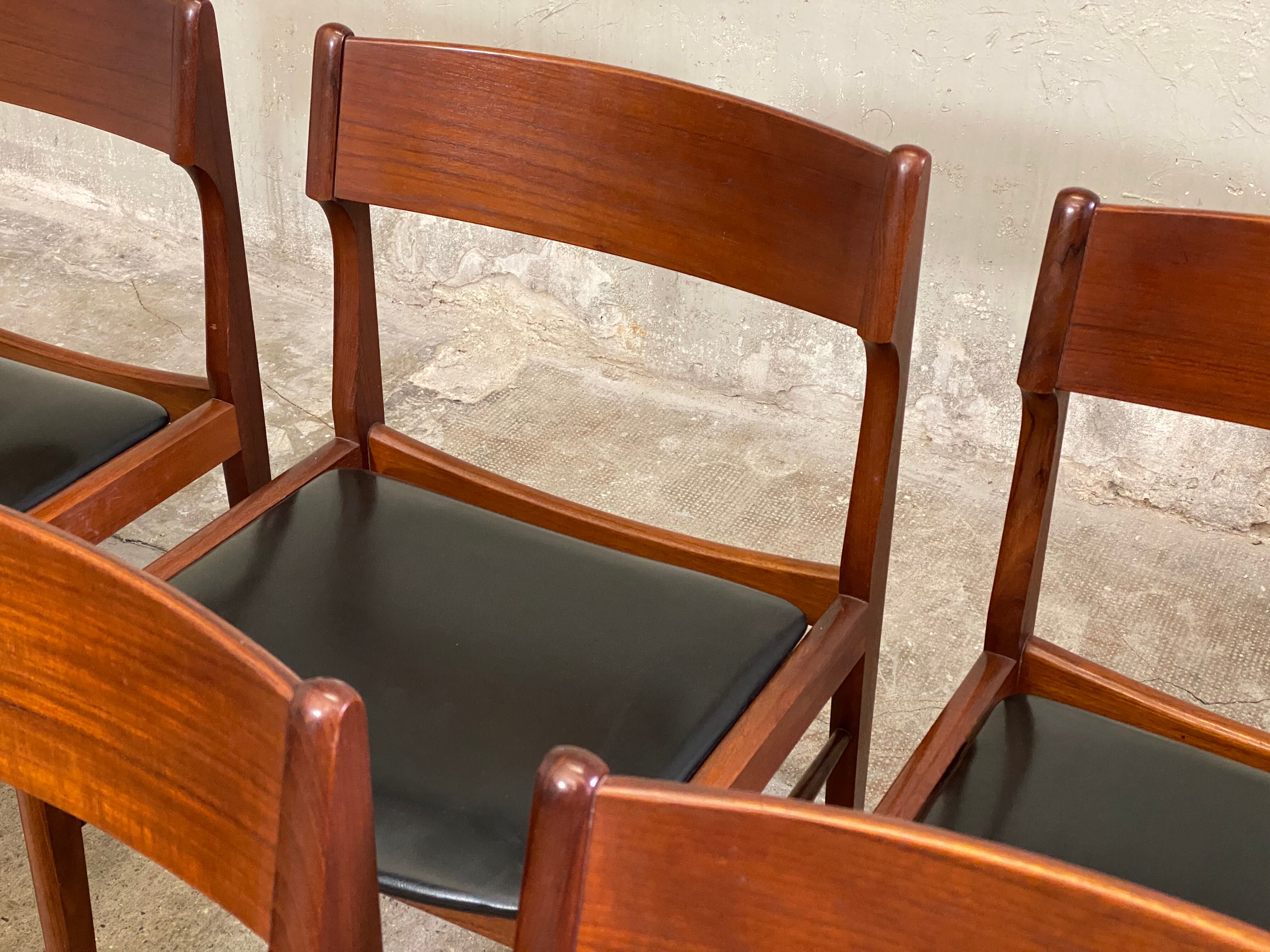 6 Scandinavian Scandinavian Scantic Mobelvaerk chairs