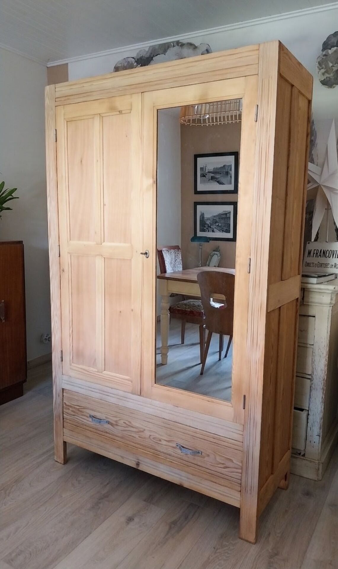 Armoire art deco