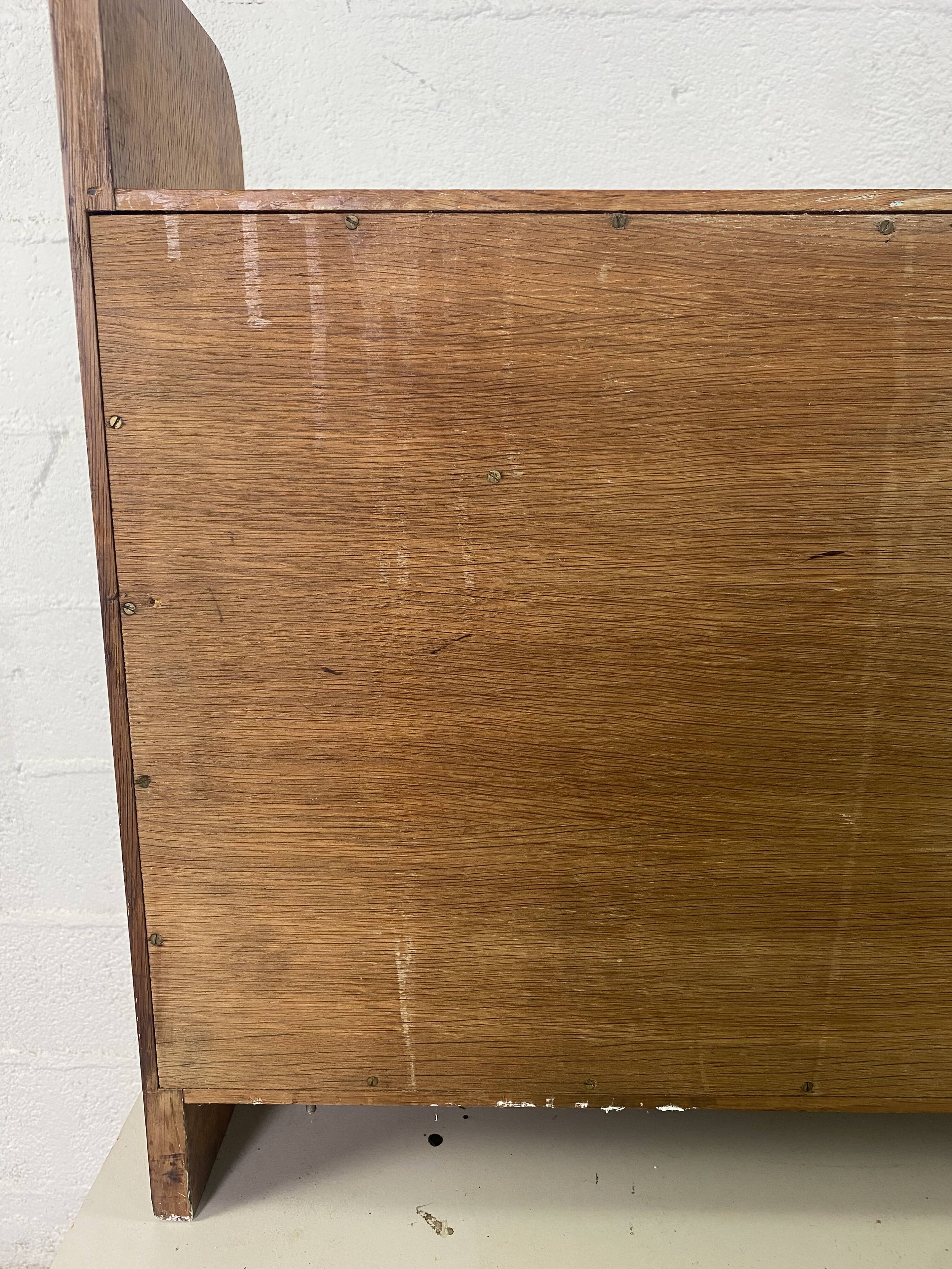 Wall secretary