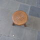 Tabouret en chene ancien, pieds tourné et motifs ciselés