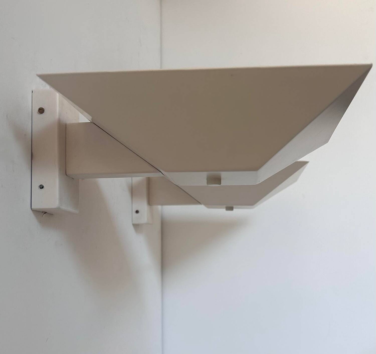 Set of modernist wall lights, white lacquered metal, France 1970