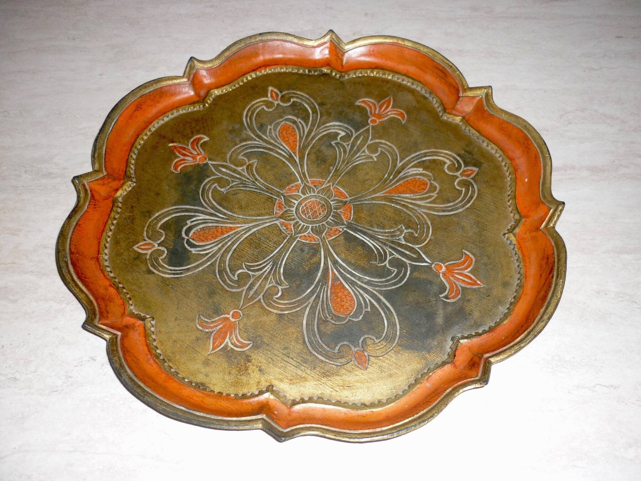 Round Florentine tray Ø 39 cm