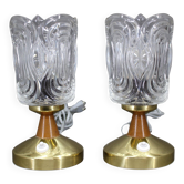 Paire de lampes de table Lidokov des années 1970, style milieu du siècle, avec abat-jour en verre pressé sculpté.