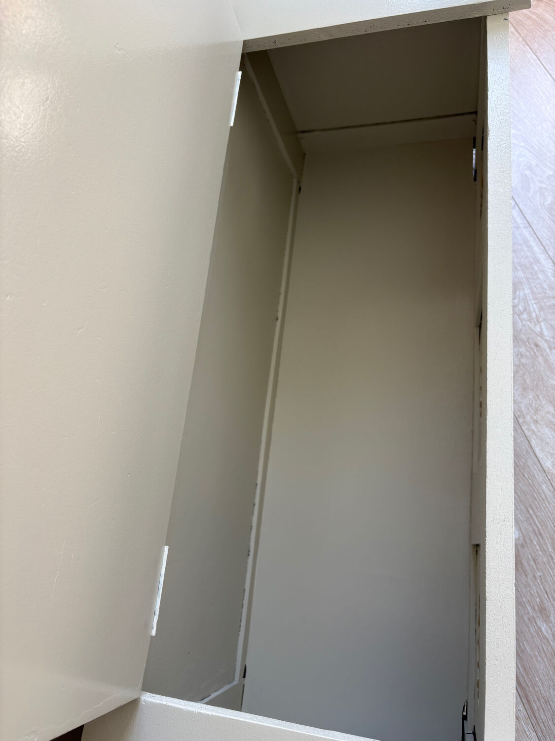 Fully restored antique bank chest – chic country style