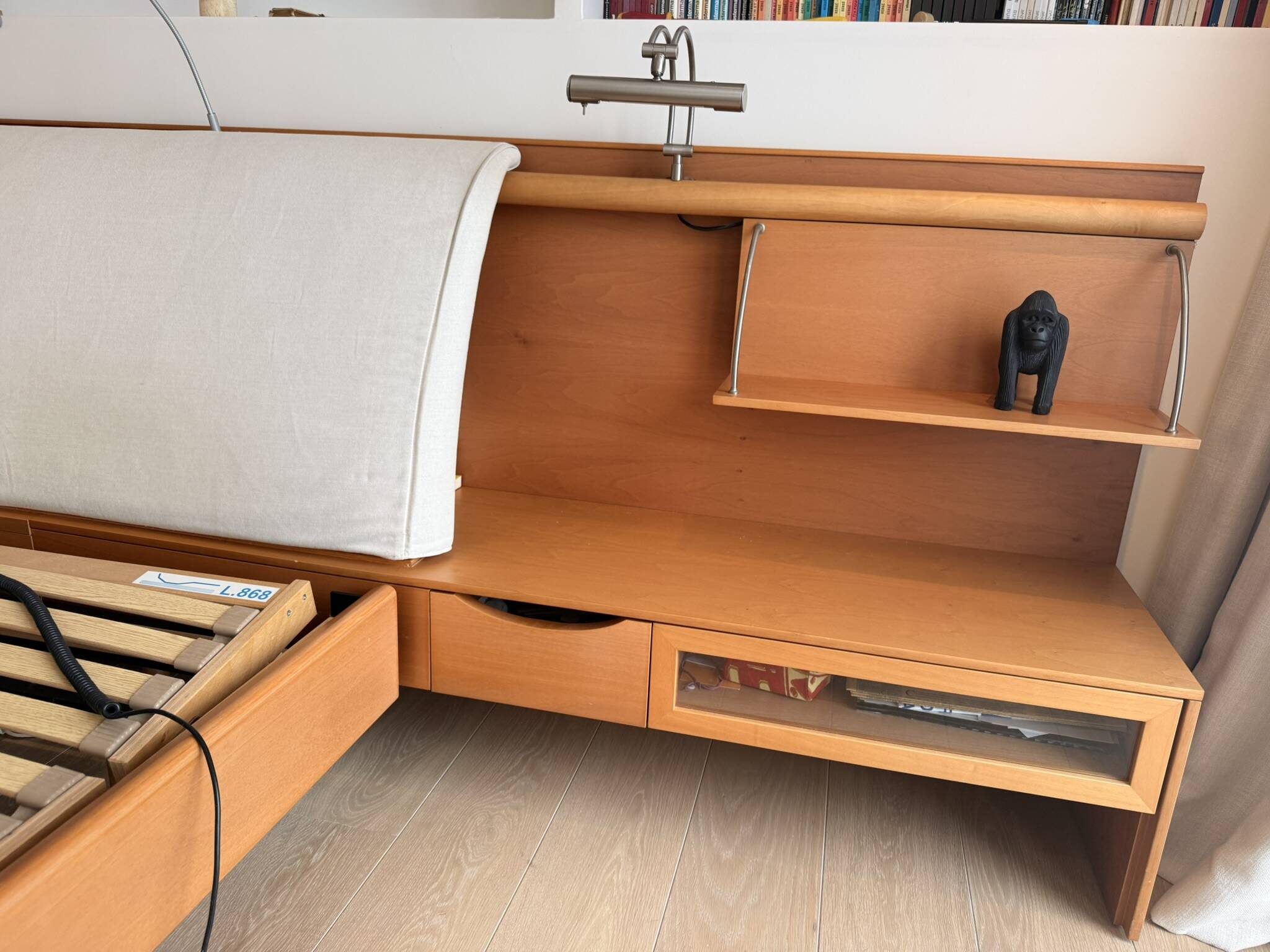 Poliform Morgante – exceptional walnut solid wood bedroom set