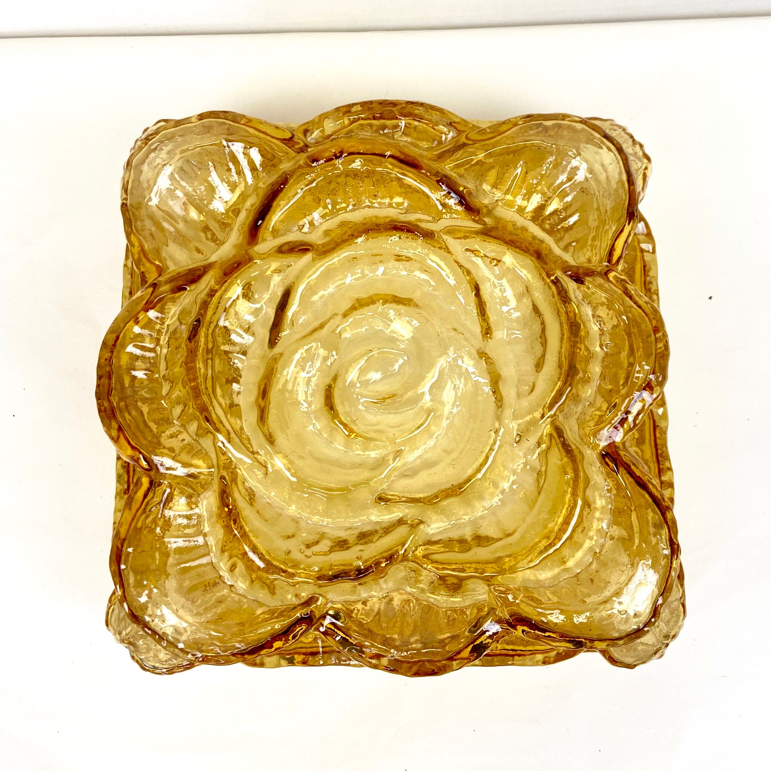 Plafonnier carré en verre jaune motif floral - 23 x 23 cm