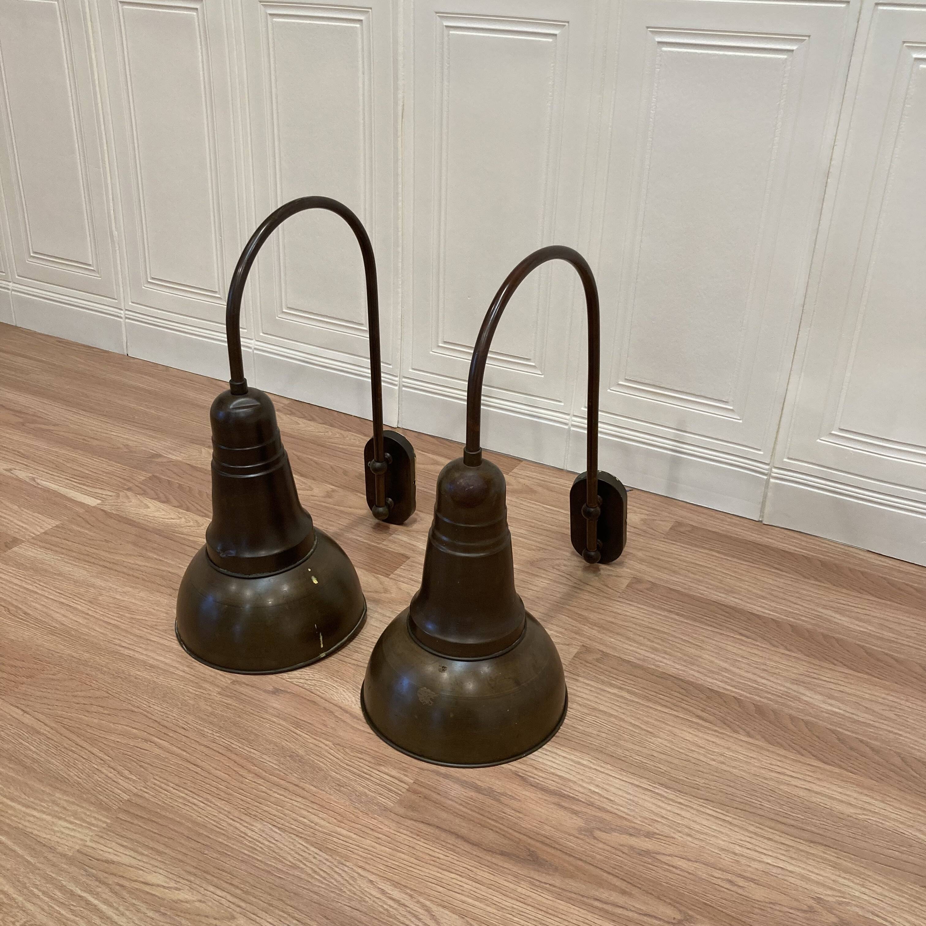 Grande paire d'appliques 1950 Design industriel.
