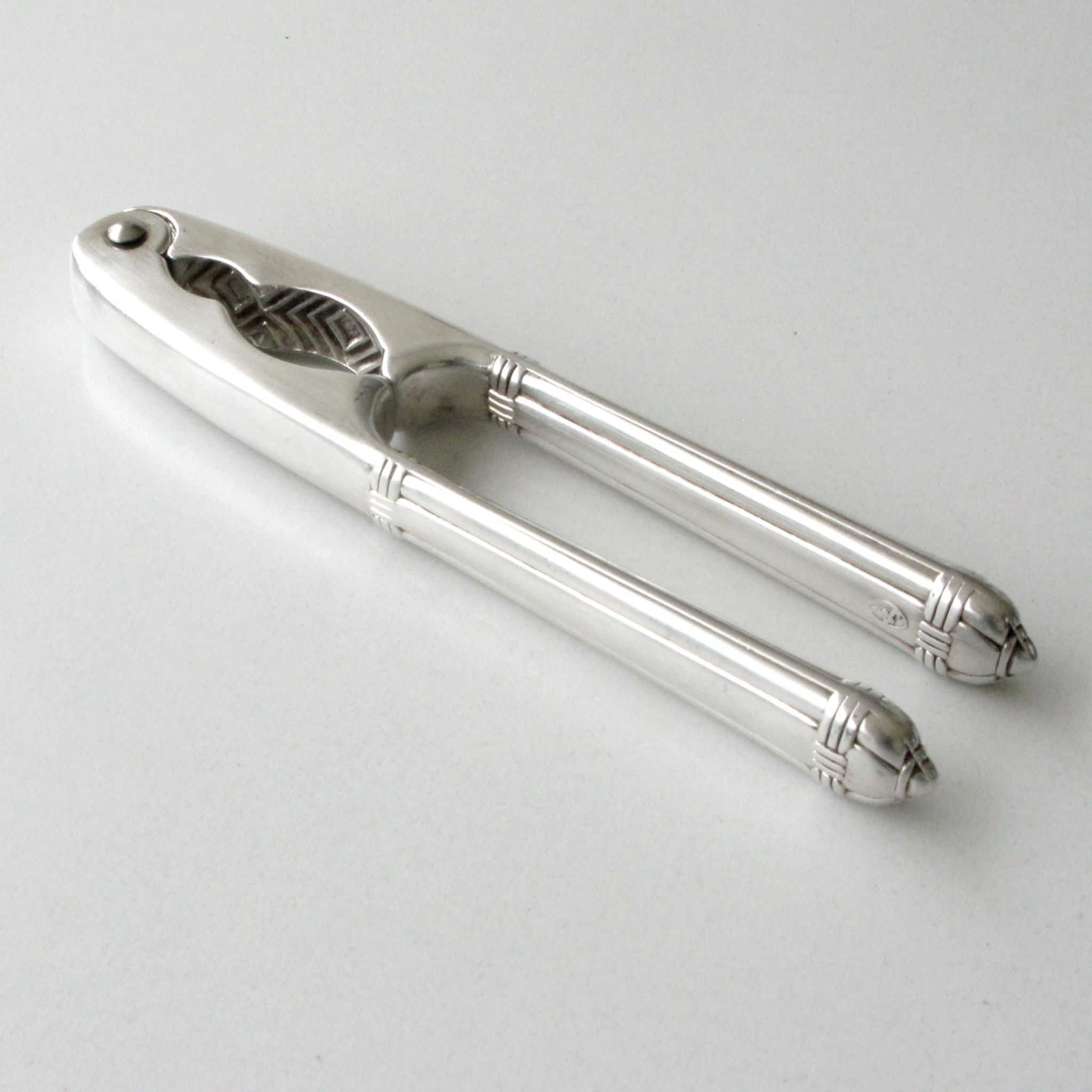 Old nutcracker in silver metal - chissed very heavy -