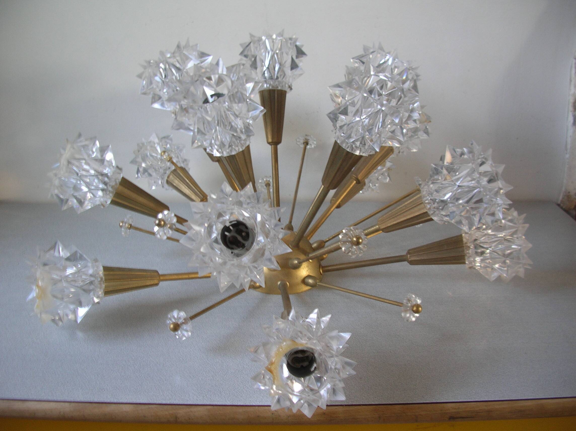 Old "sputnik" chandelier 15 lights plastic/resin diamond tip 60's design lighting