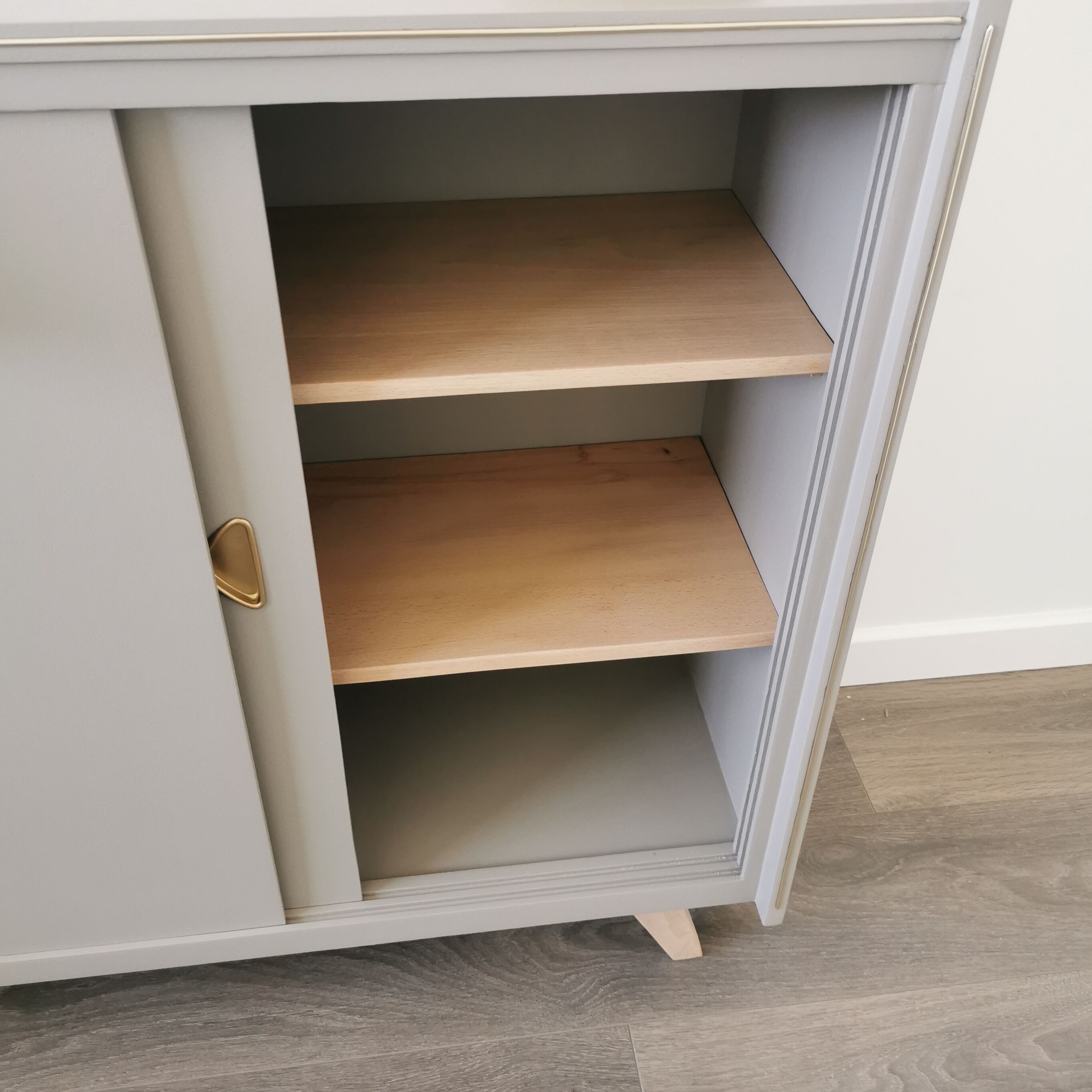 Storage cabinet