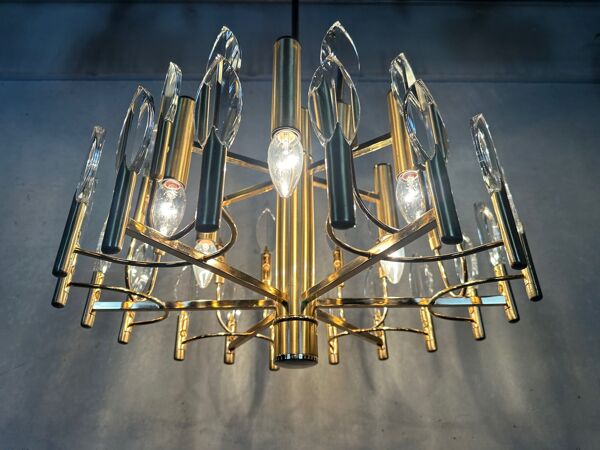 Lustre – Oscar Torlasco – Stilkronen